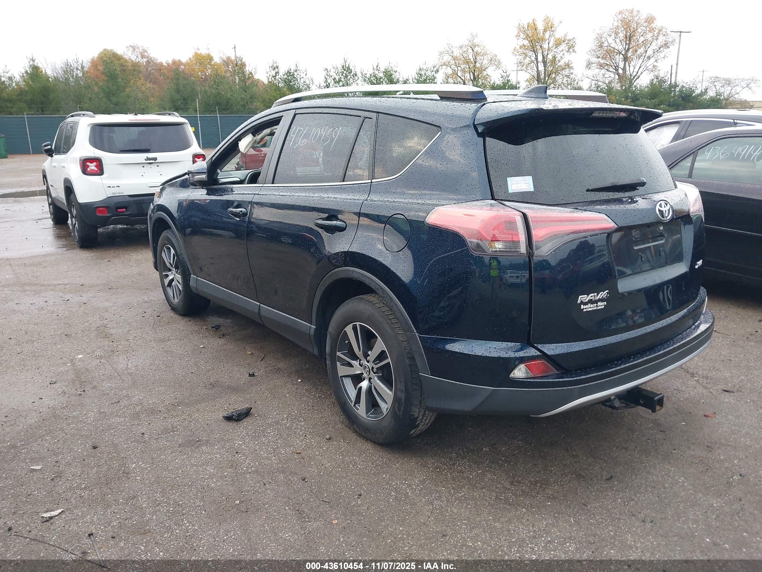 TOYOTA RAV4 image 3
