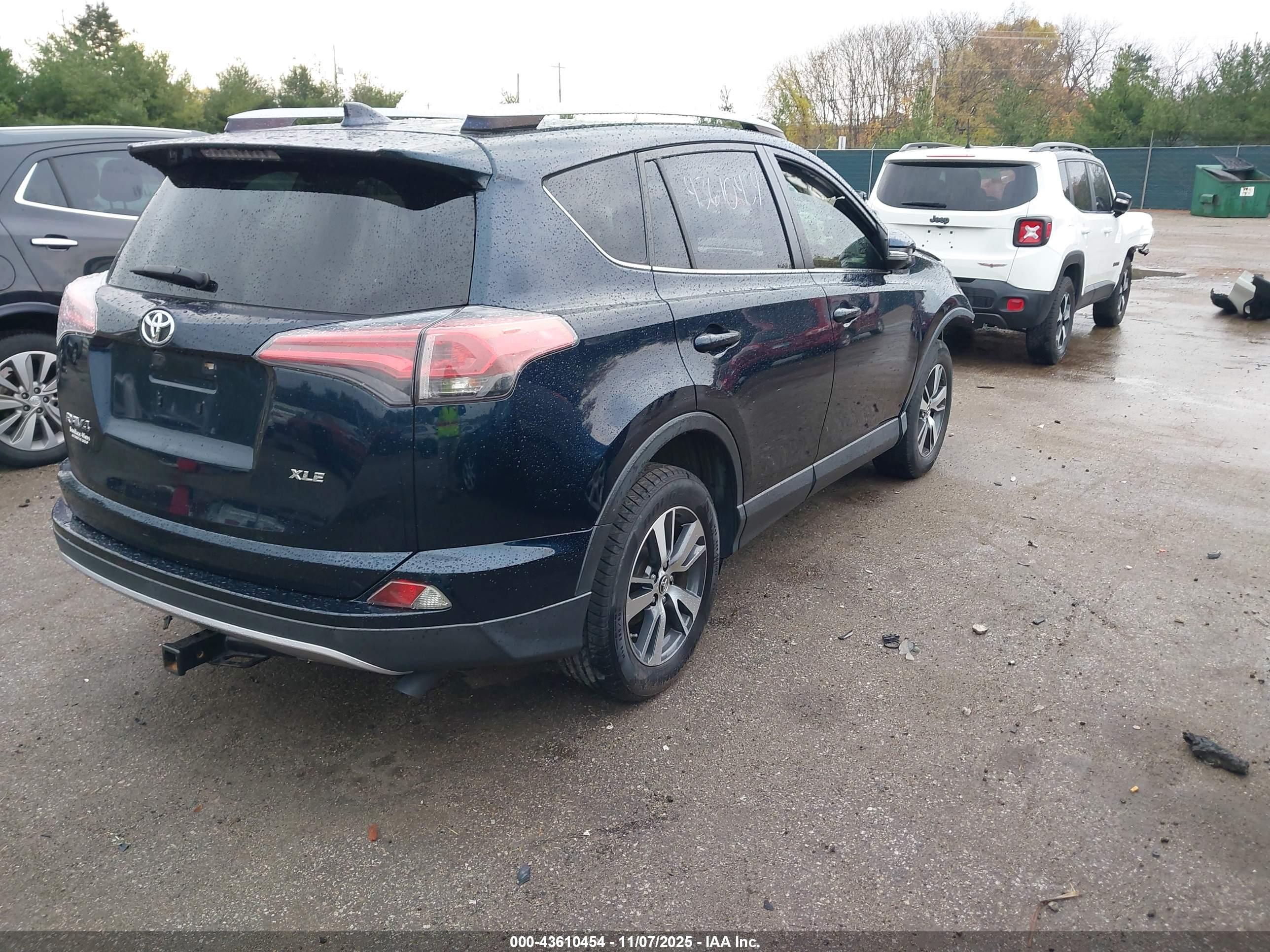 TOYOTA RAV4 image 4