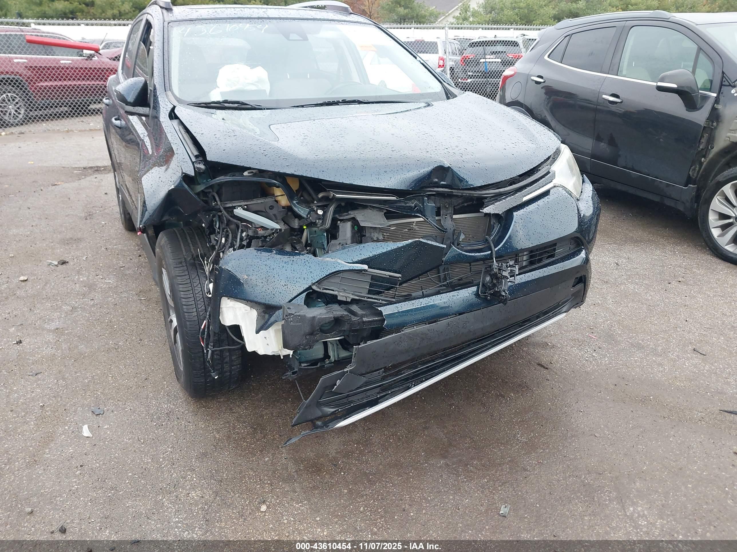 TOYOTA RAV4 image 6