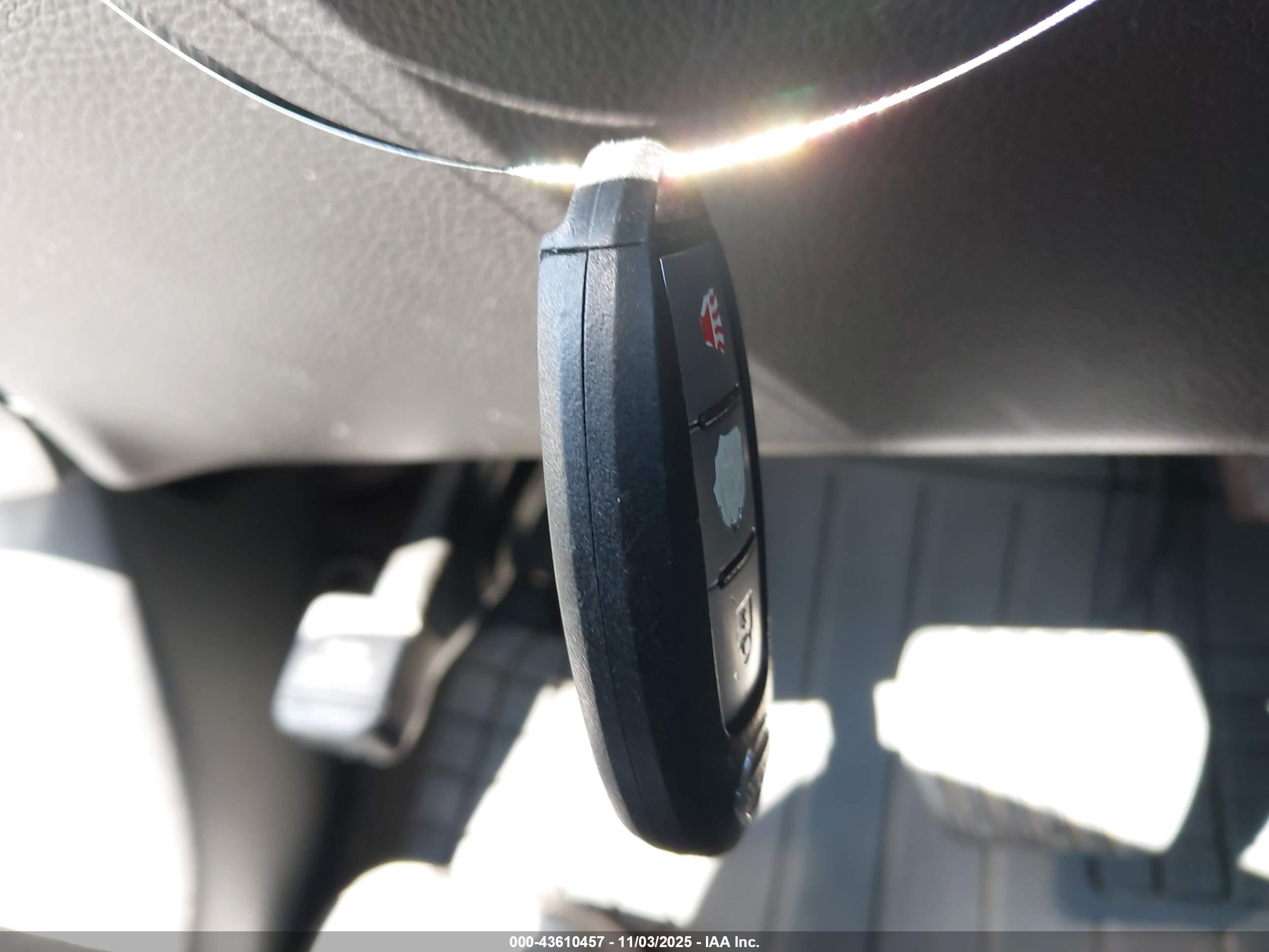NISSAN ROGUE image 11