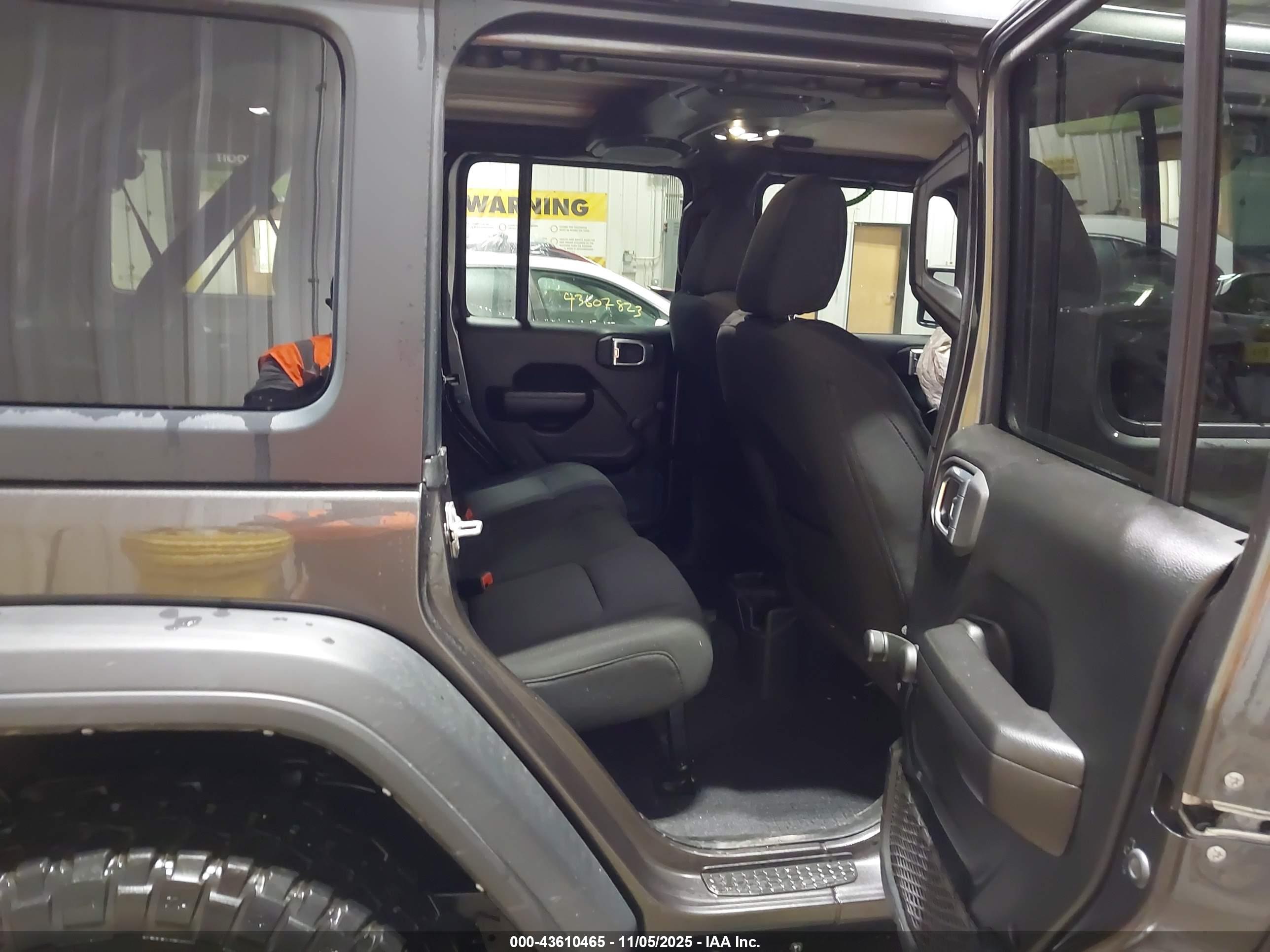 JEEP WRANGLER image 8
