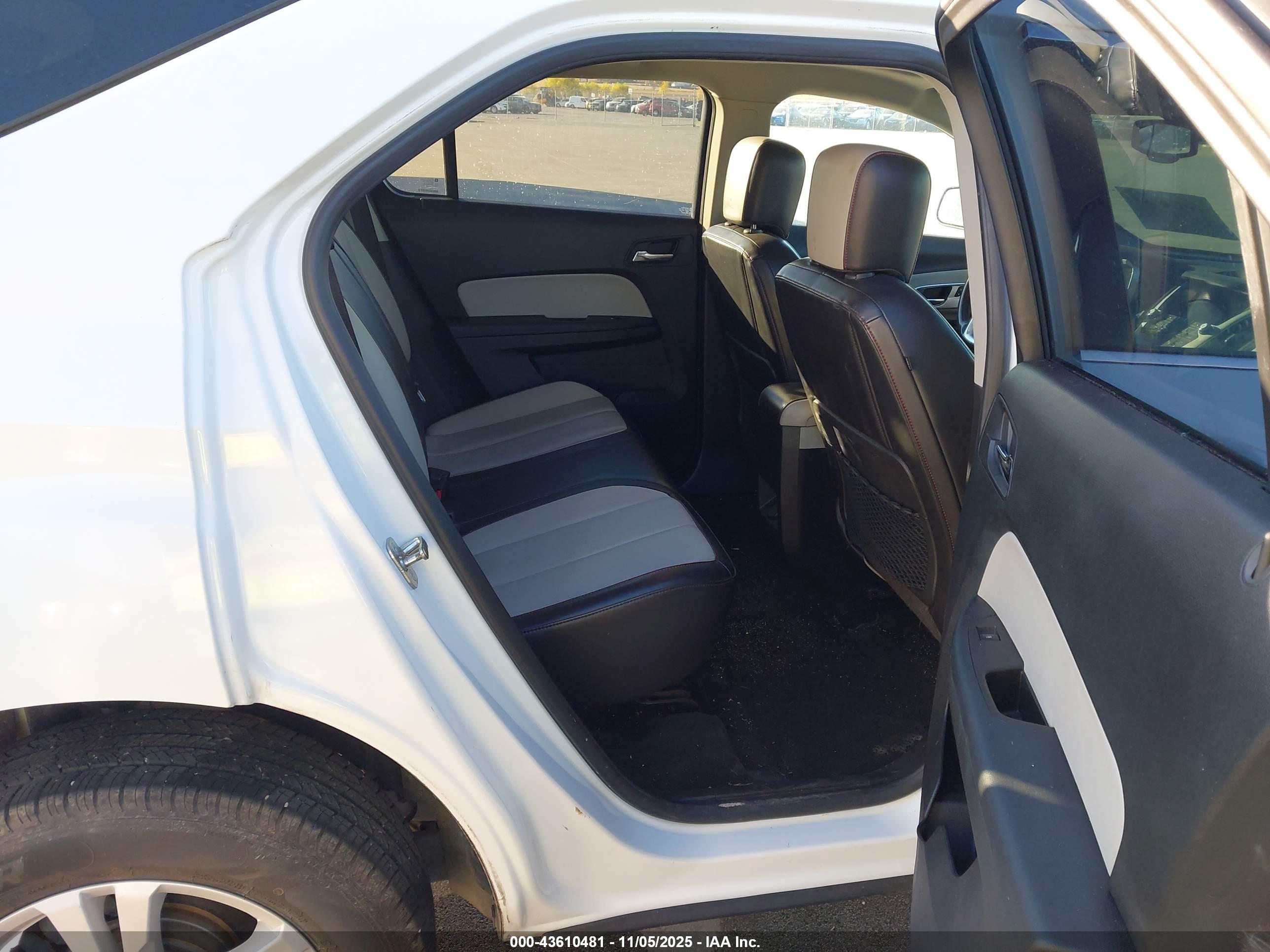 CHEVROLET EQUINOX image 8