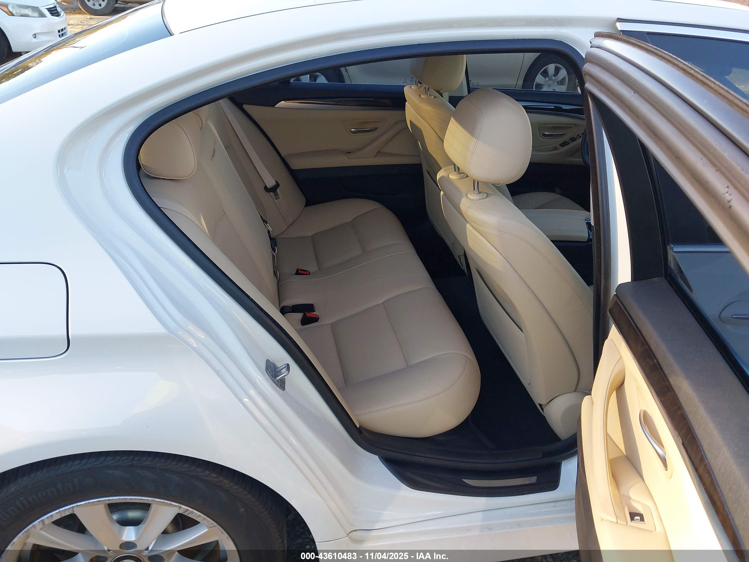 BMW 528I image 8