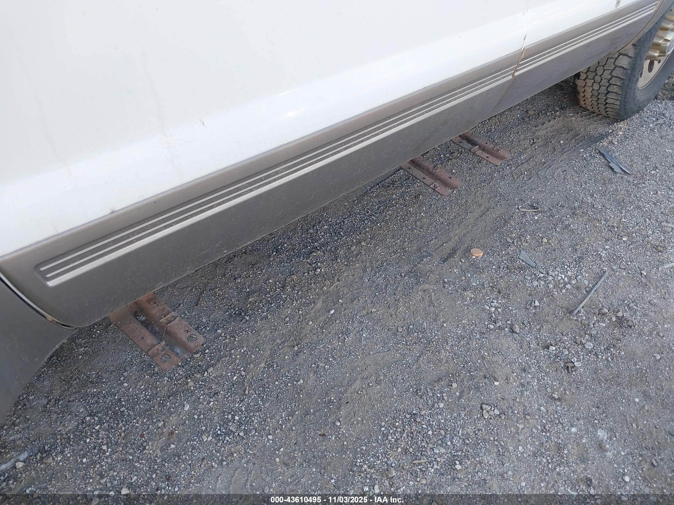 FORD EXCURSION image 6