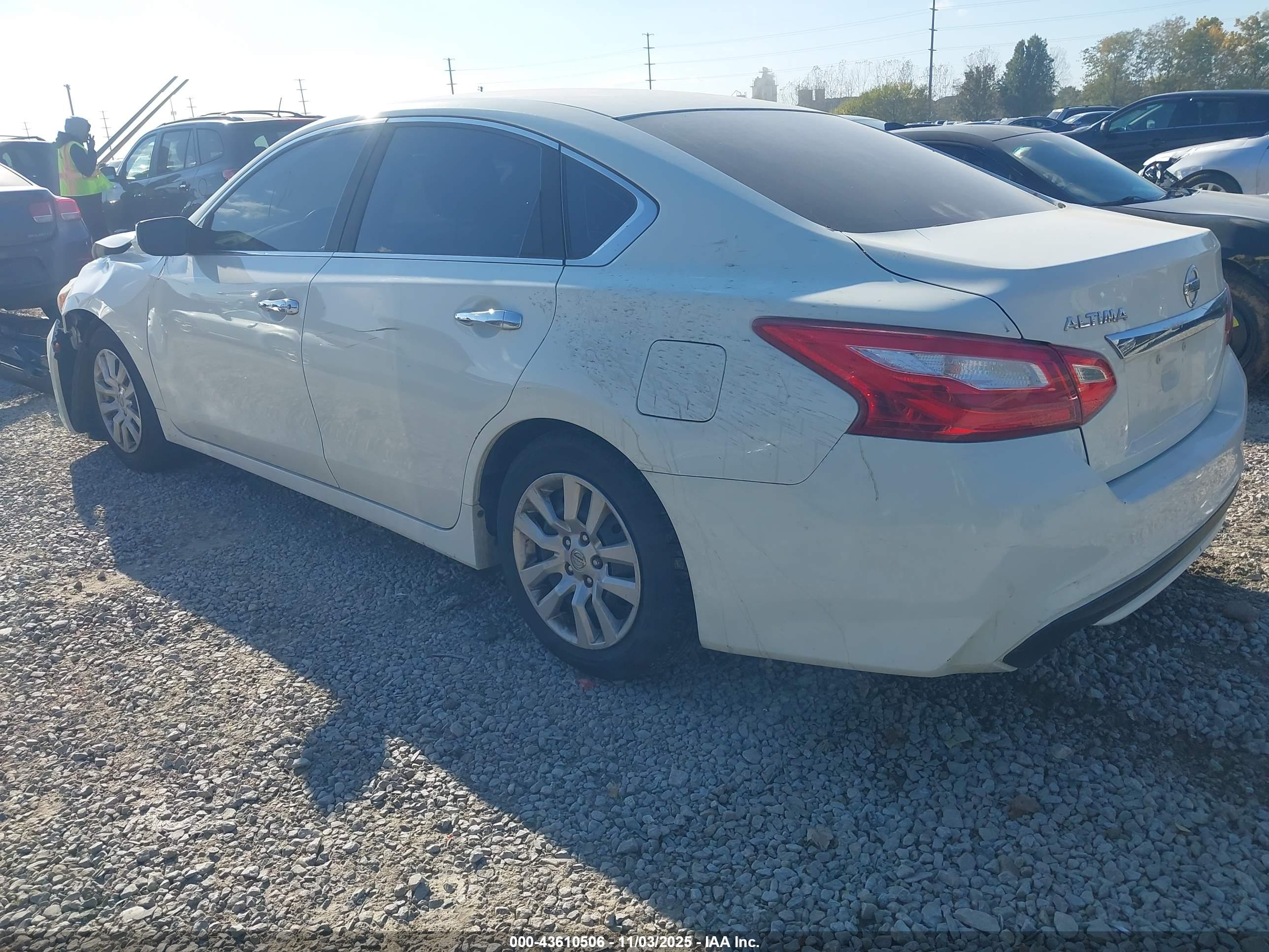 NISSAN ALTIMA image 3