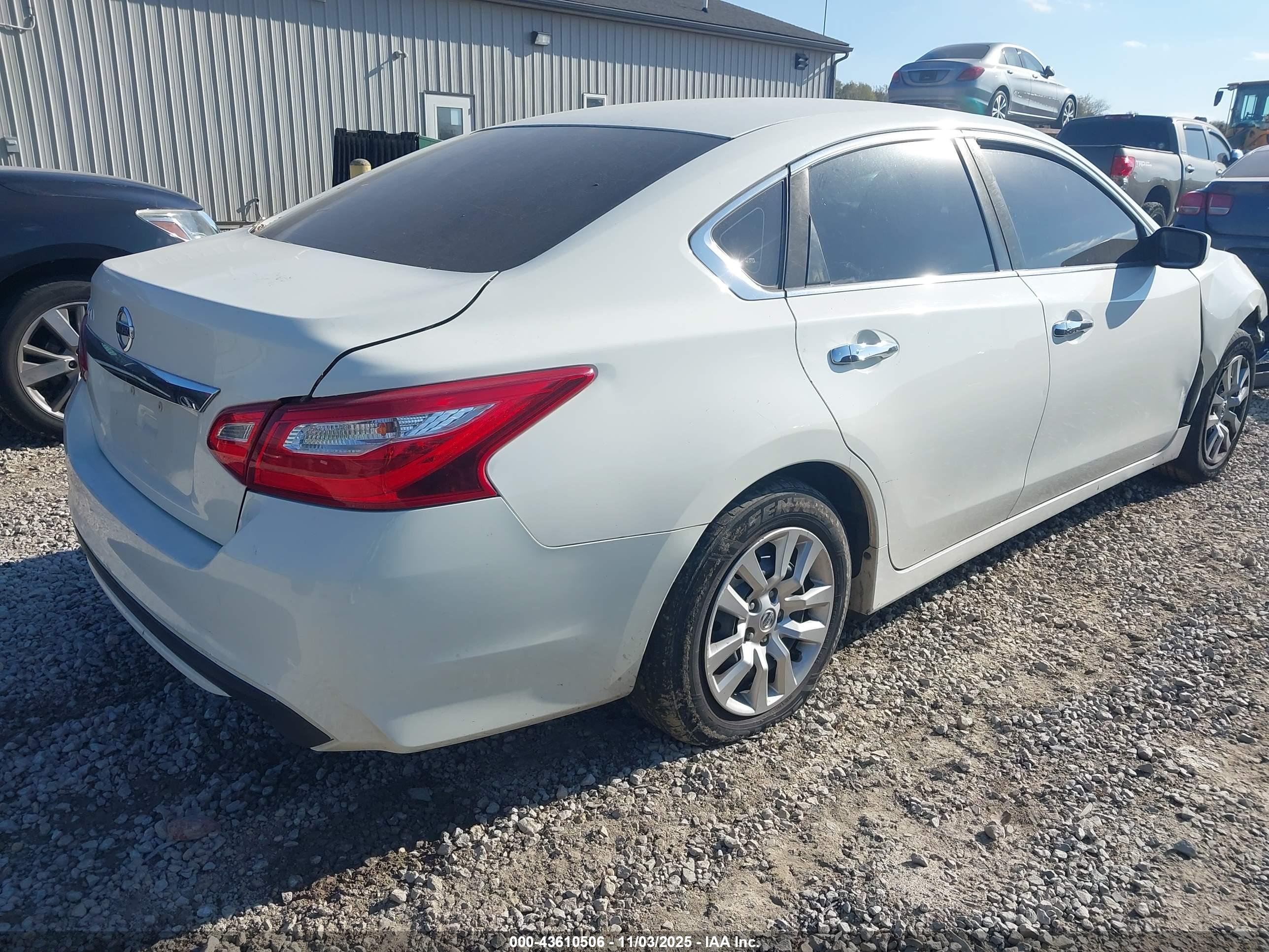 NISSAN ALTIMA image 4