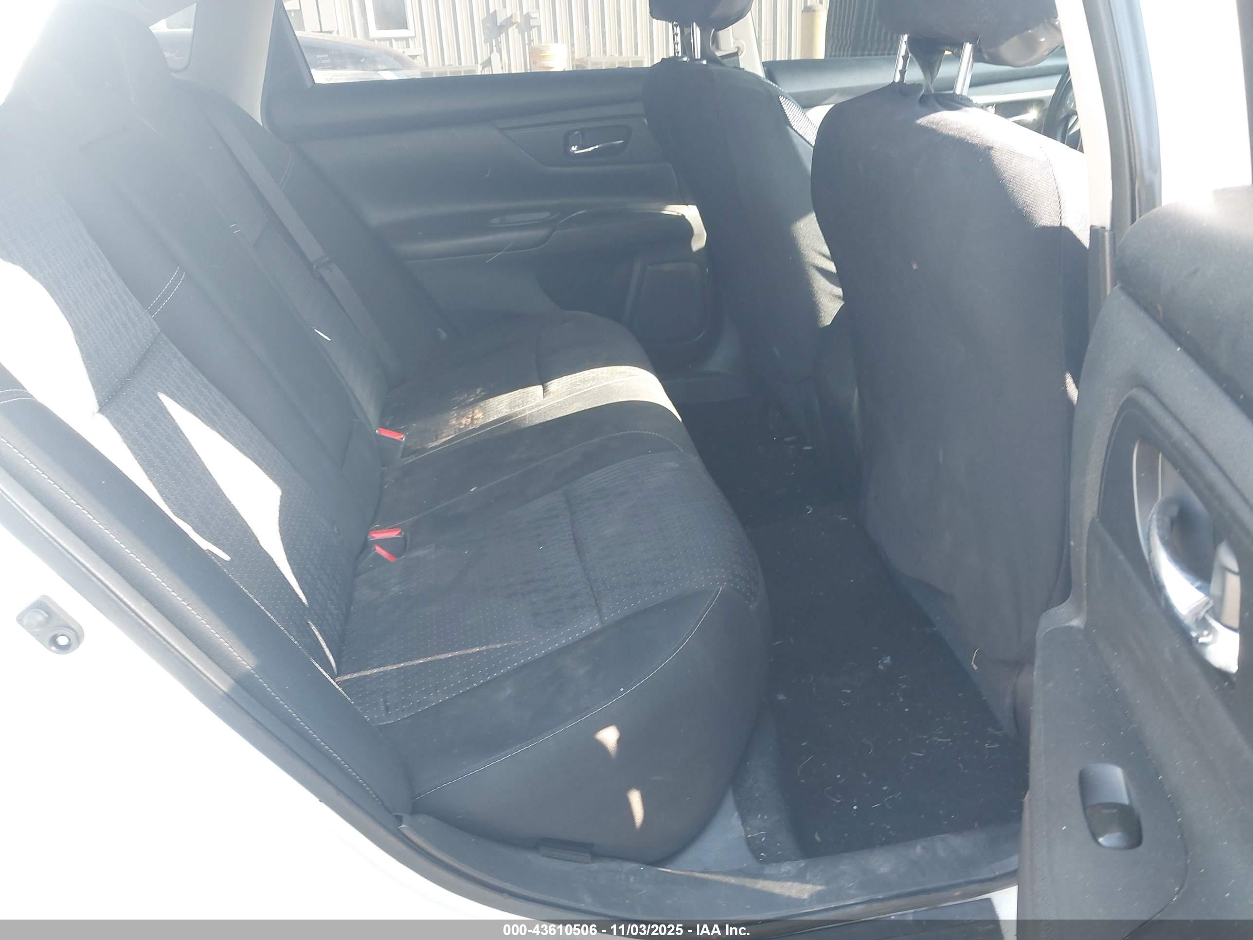 NISSAN ALTIMA image 8