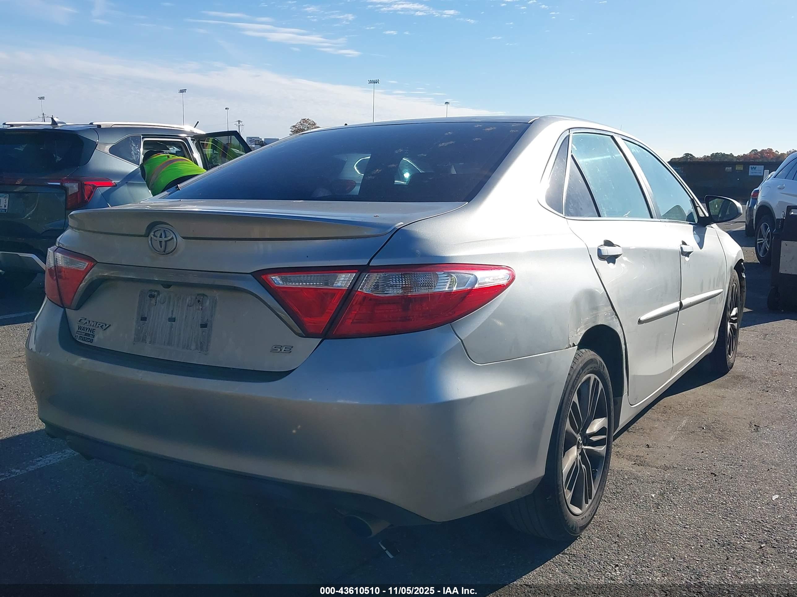 TOYOTA CAMRY image 4