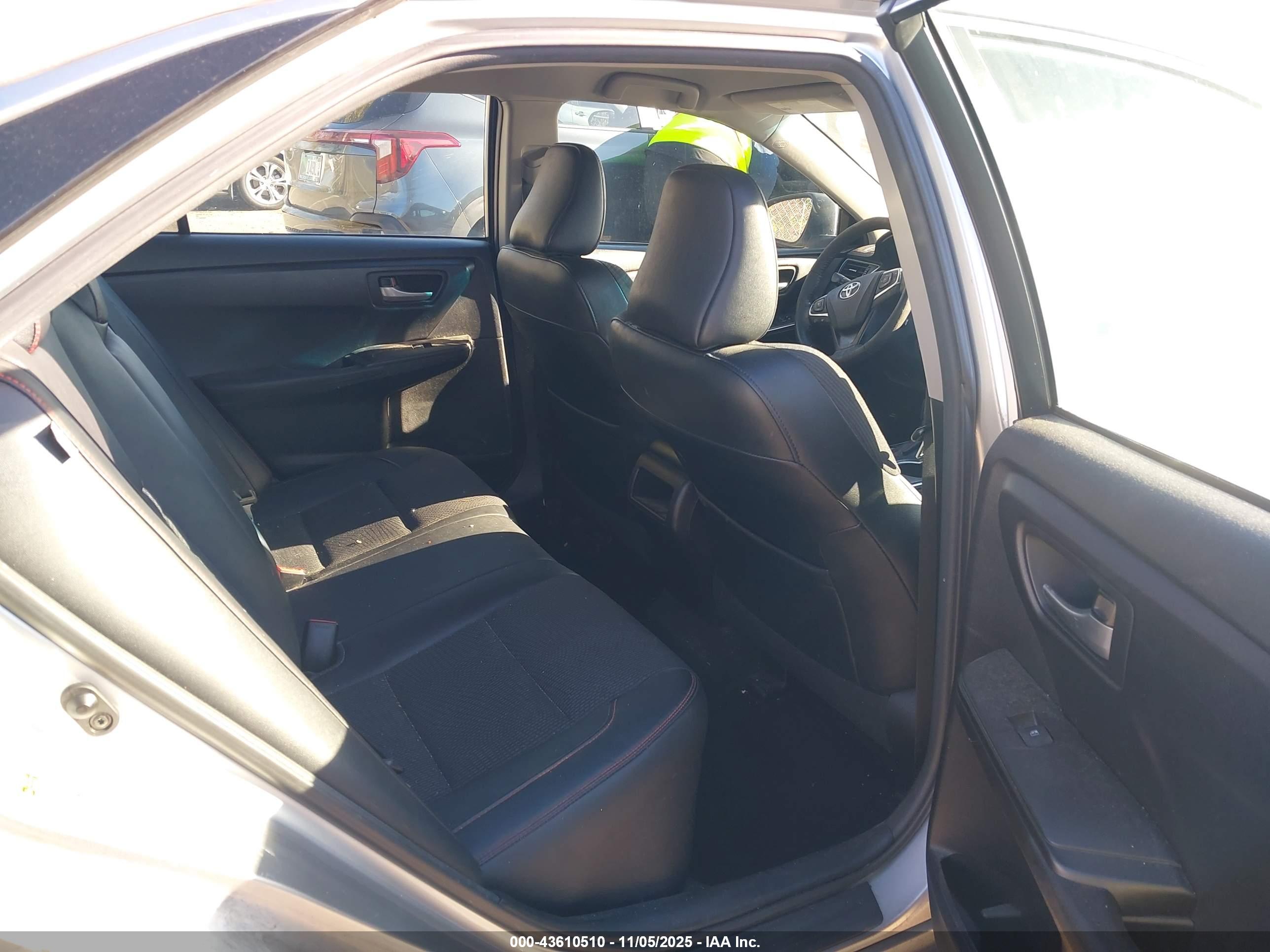 TOYOTA CAMRY image 8
