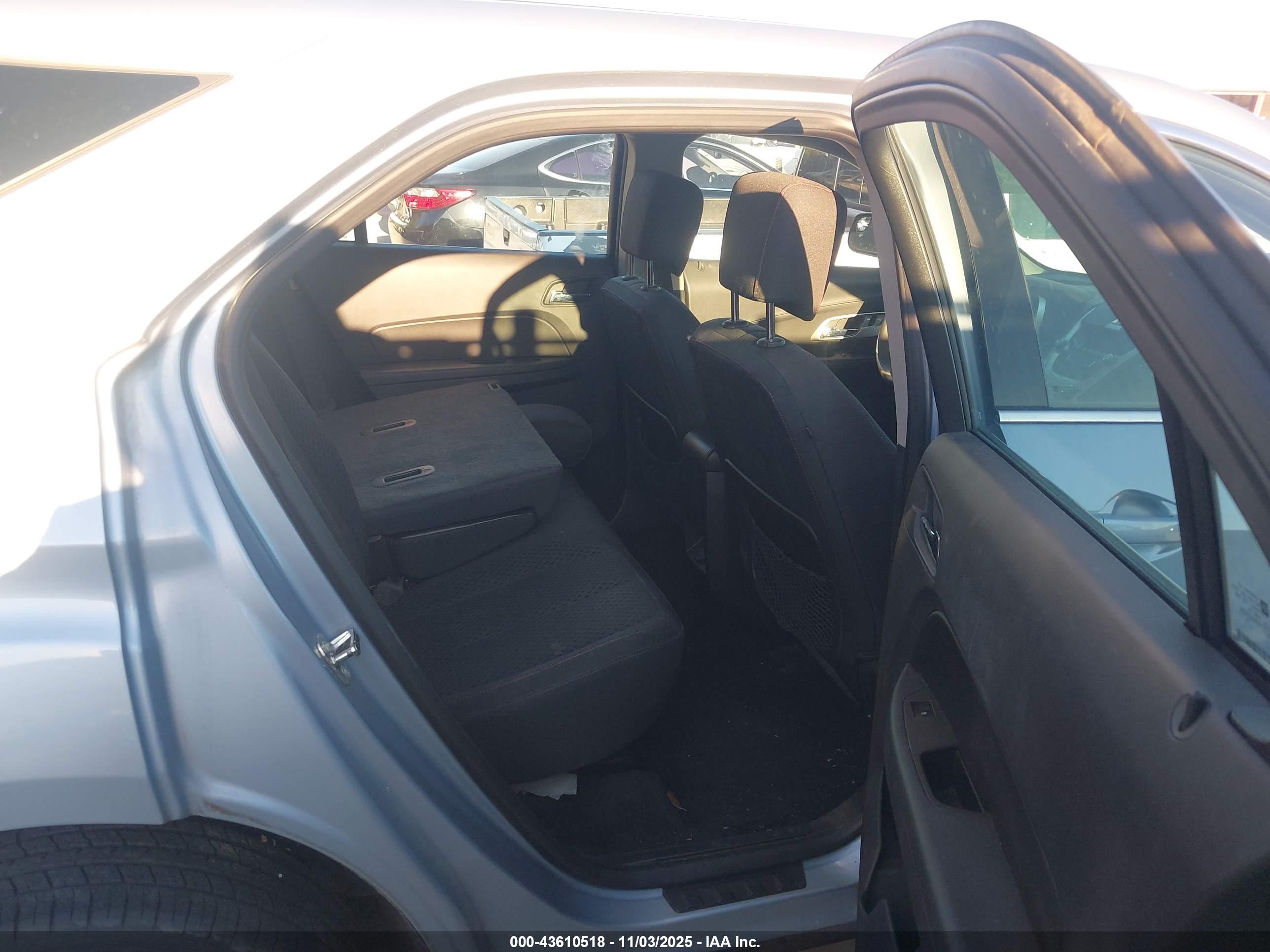 CHEVROLET EQUINOX image 8