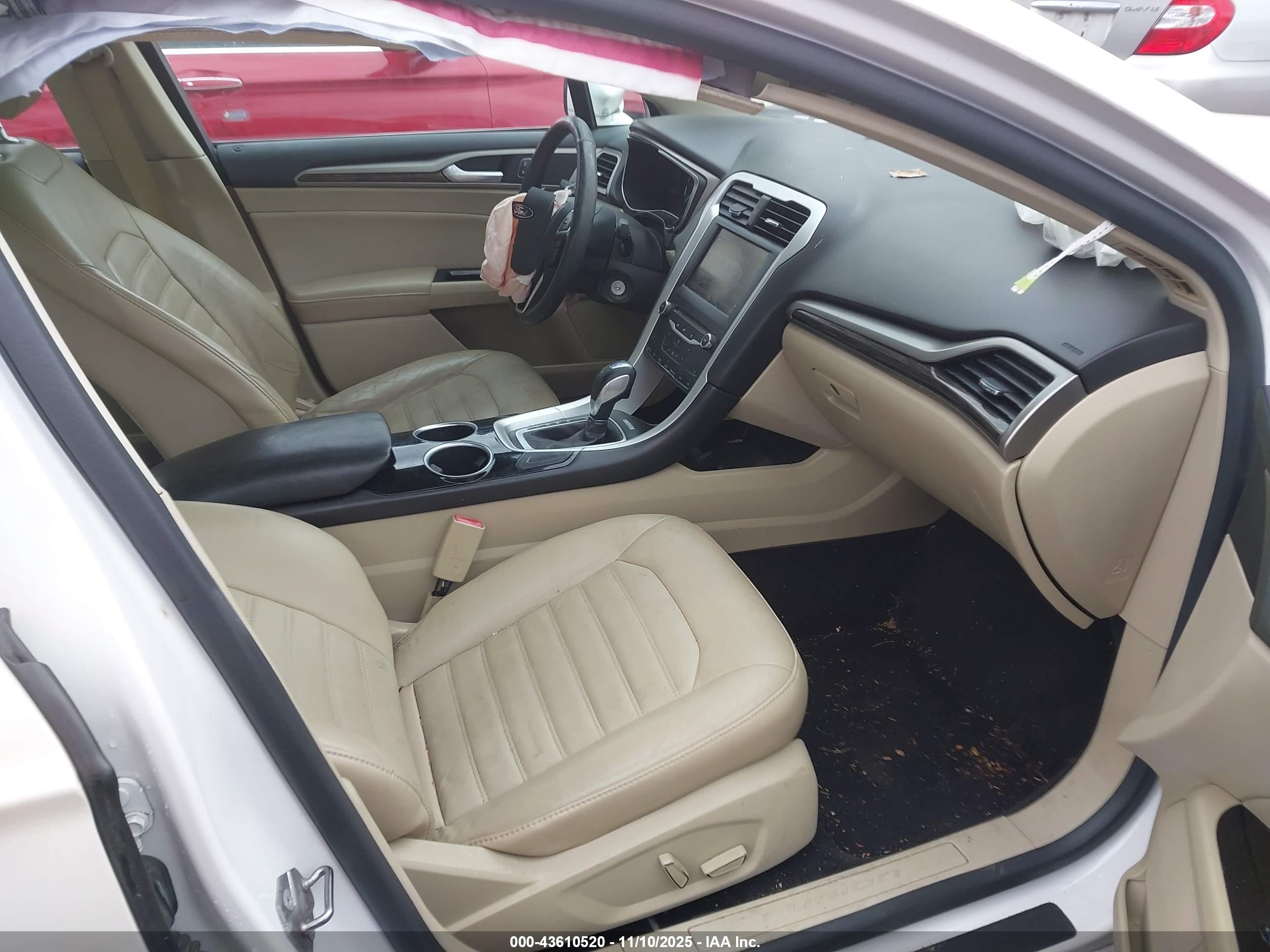 FORD FUSION image 5