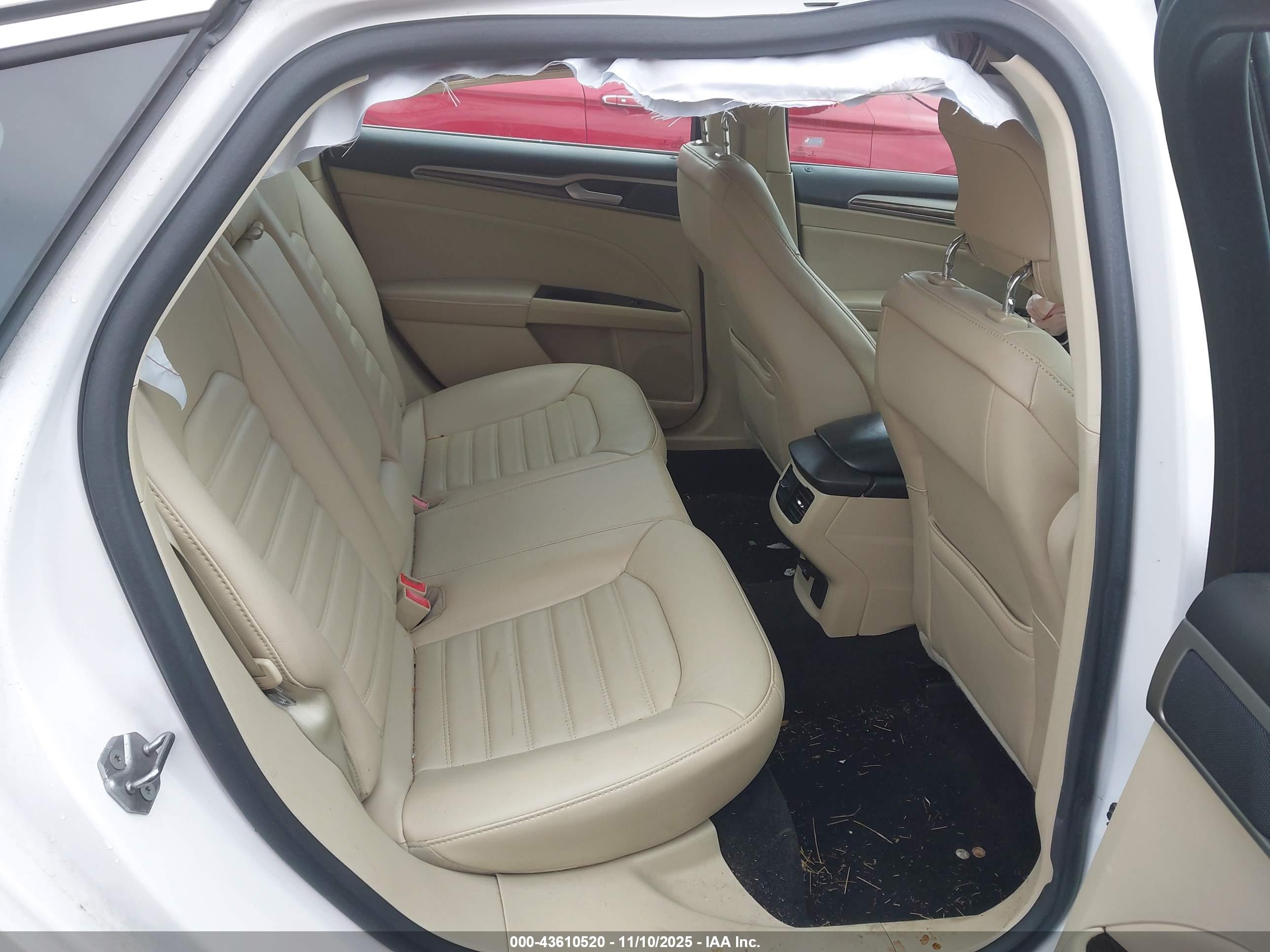 FORD FUSION image 8