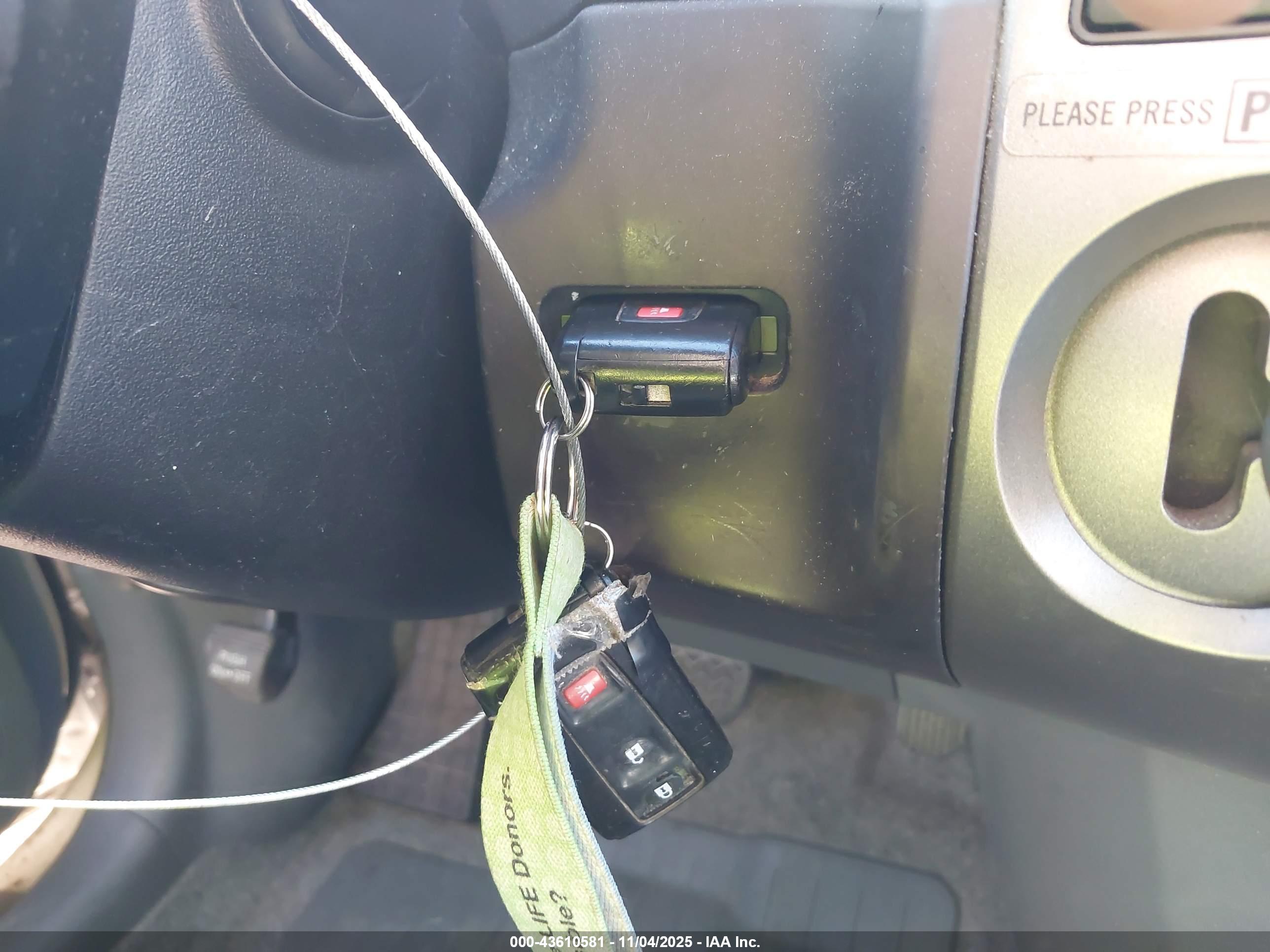 TOYOTA PRIUS image 11