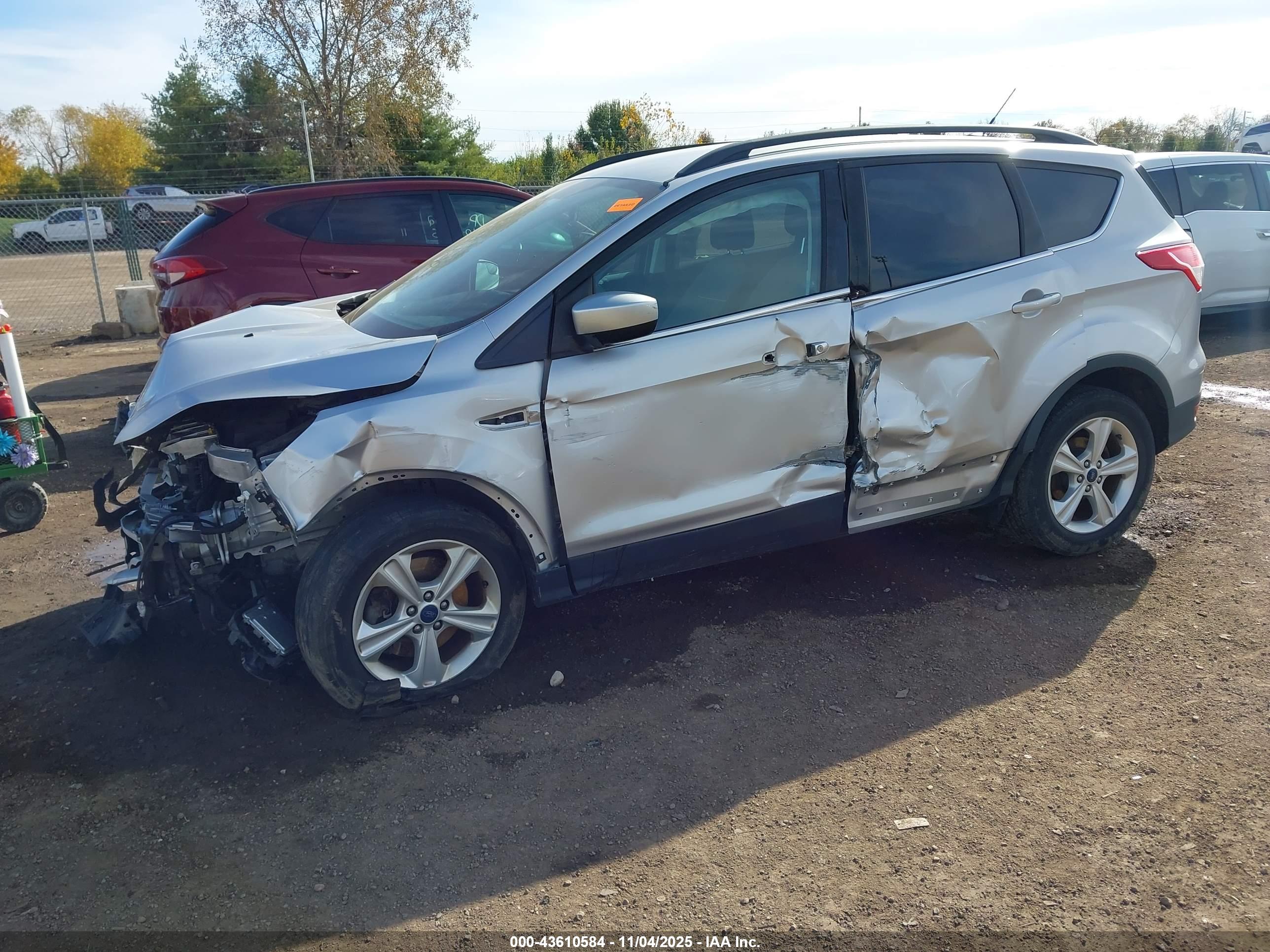 FORD ESCAPE image 2