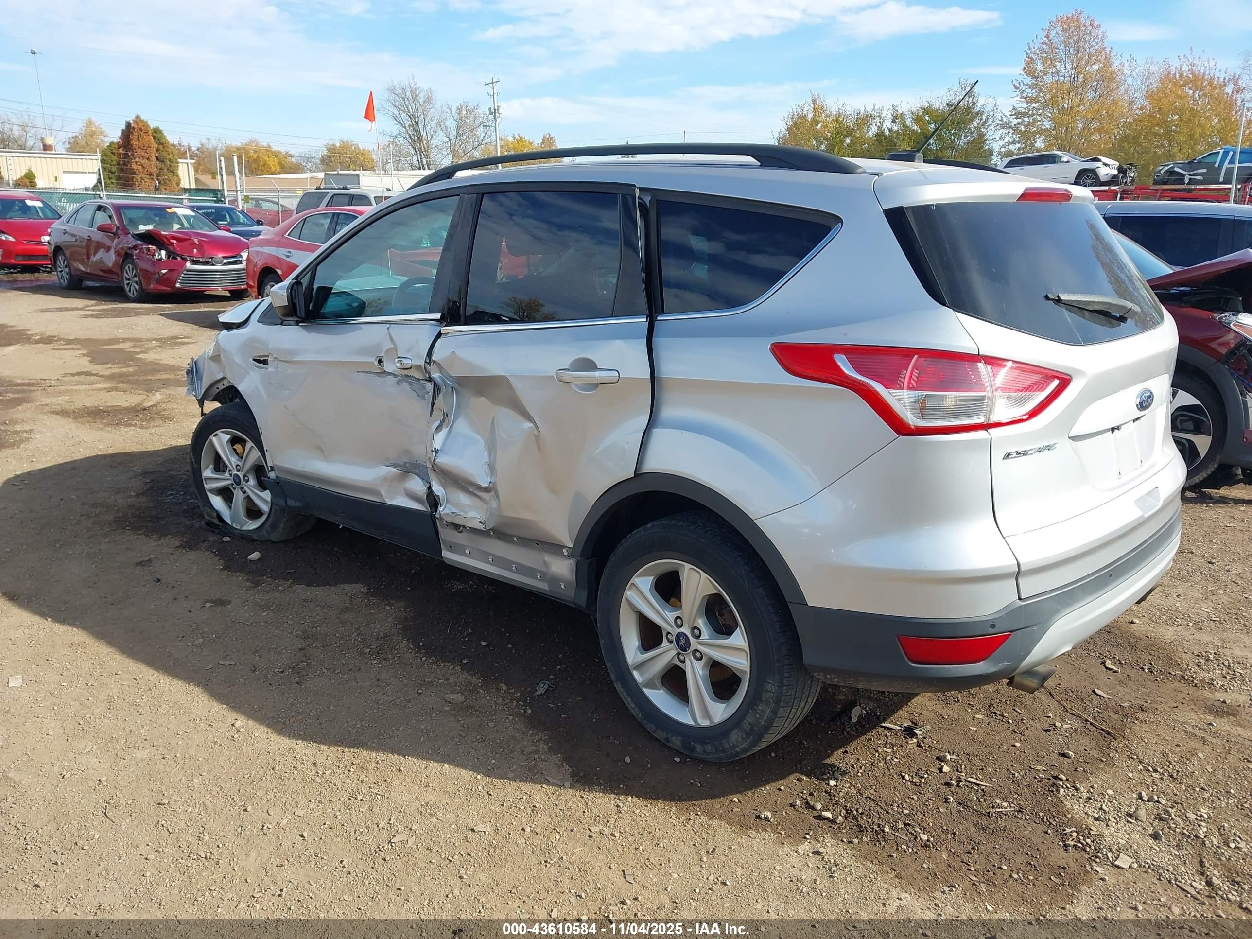 FORD ESCAPE image 3