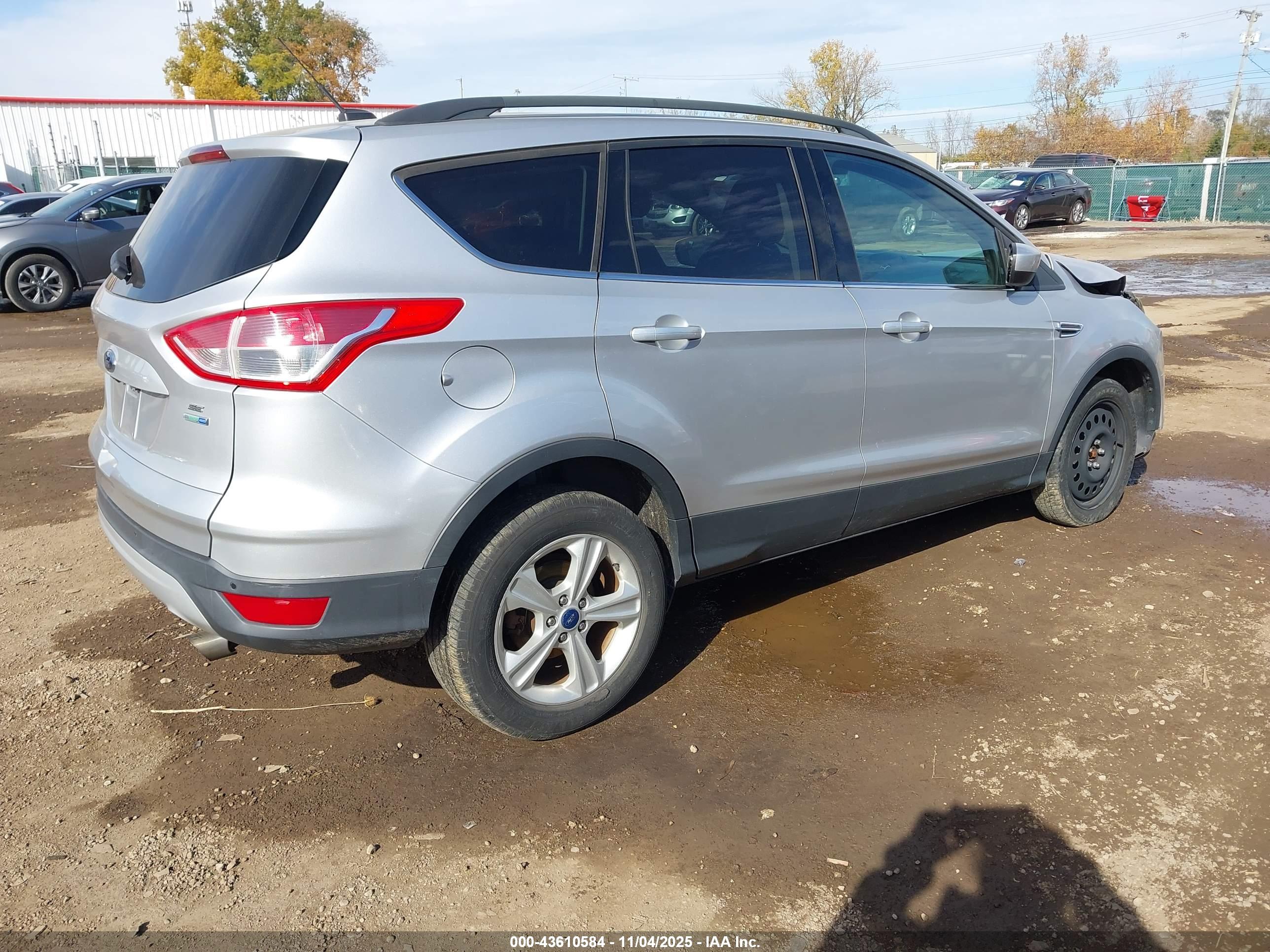 FORD ESCAPE image 4