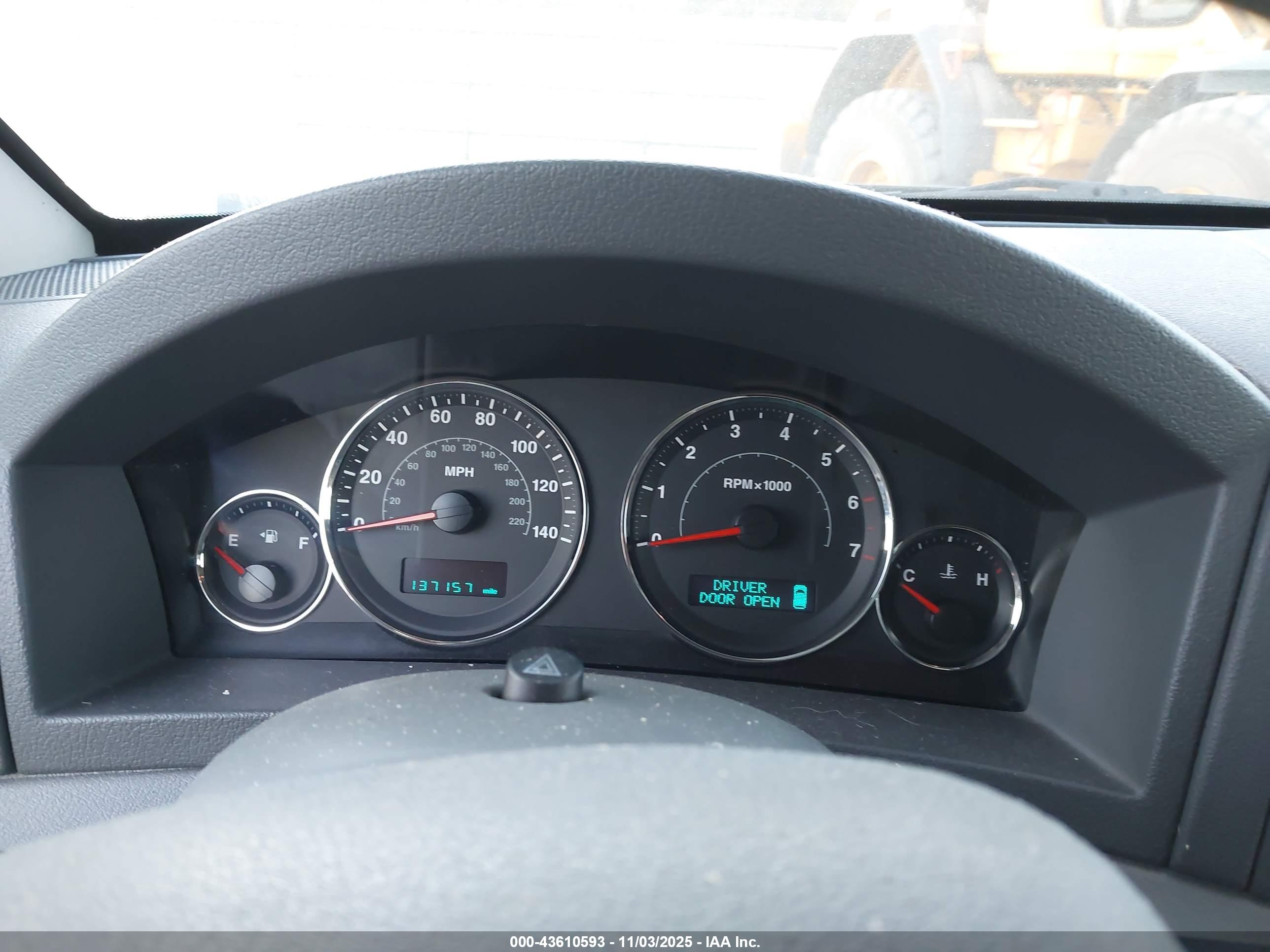 JEEP GRAND image 7