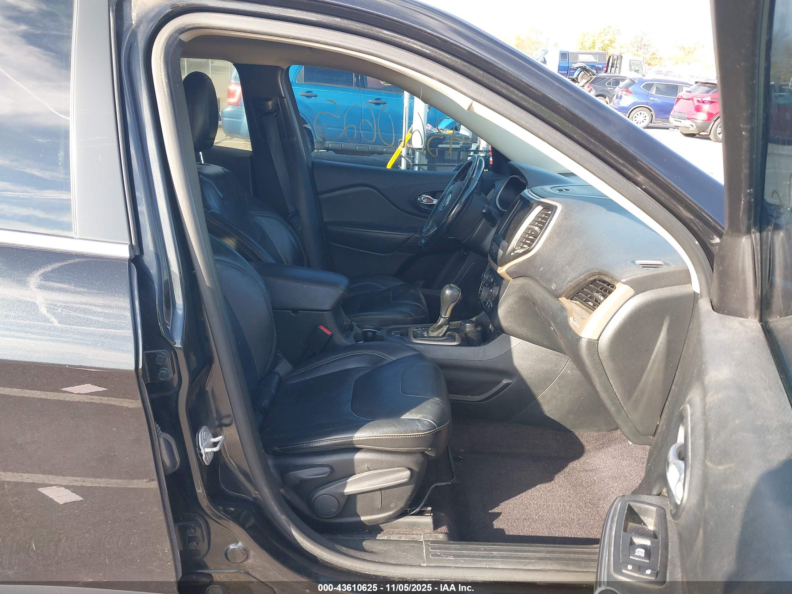 JEEP CHEROKEE image 5