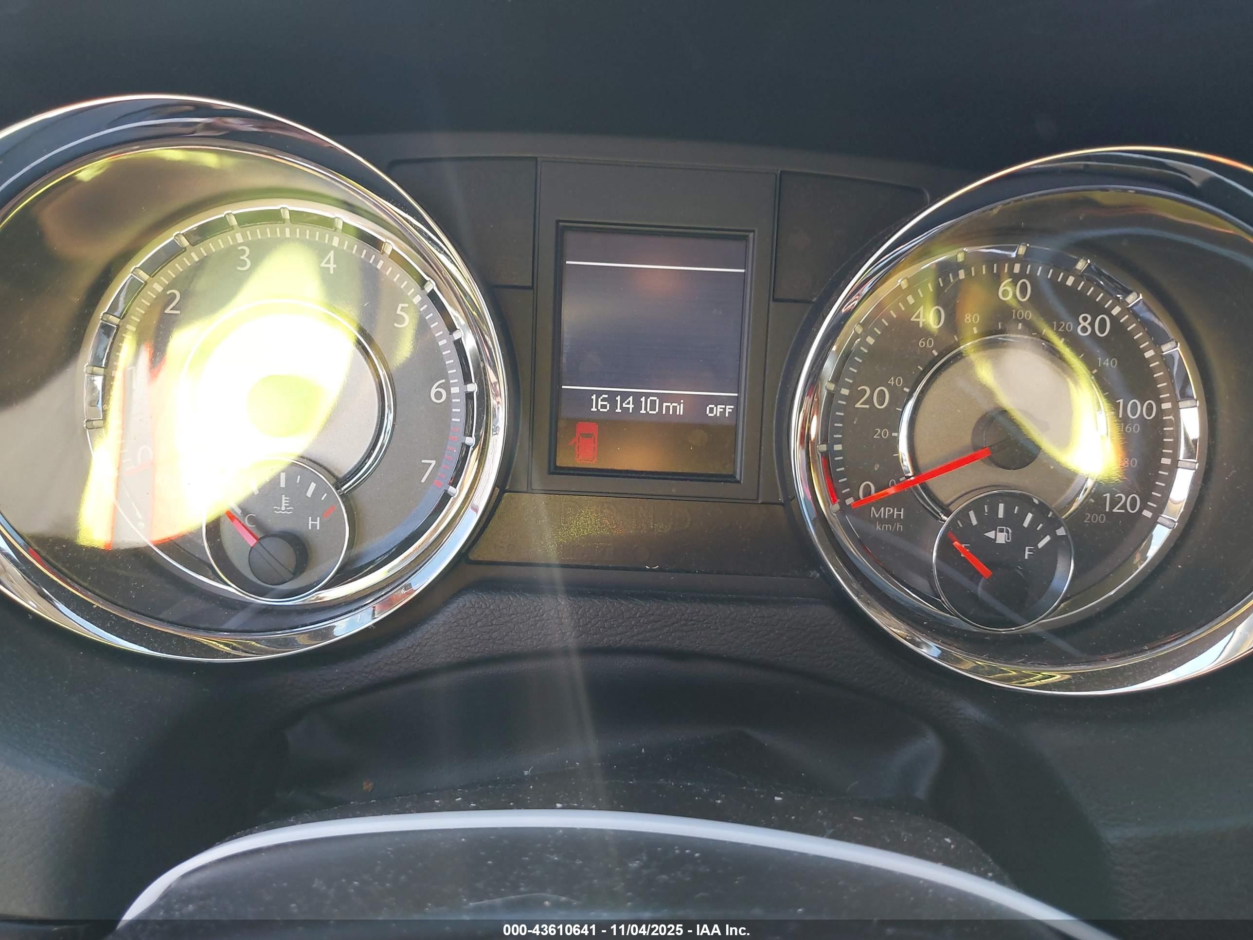 CHRYSLER TOWN image 7