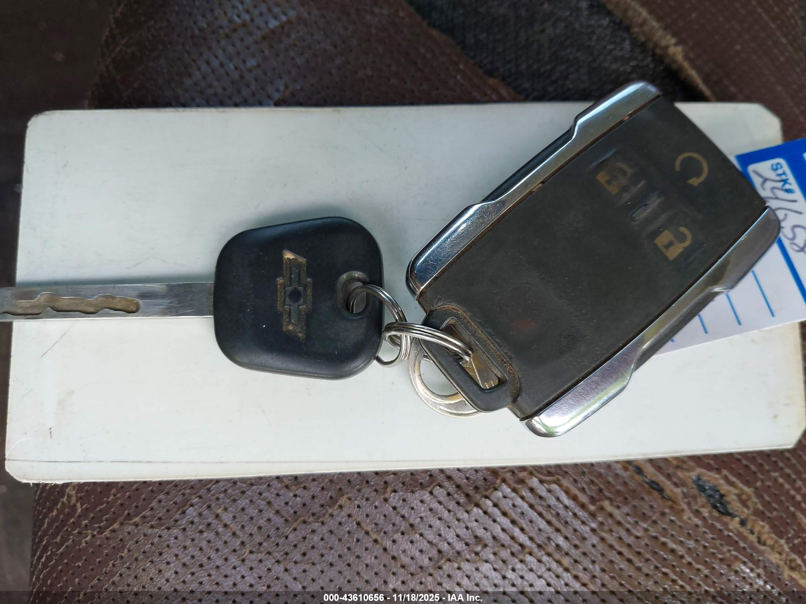 CHEVROLET SILVERADO image 11