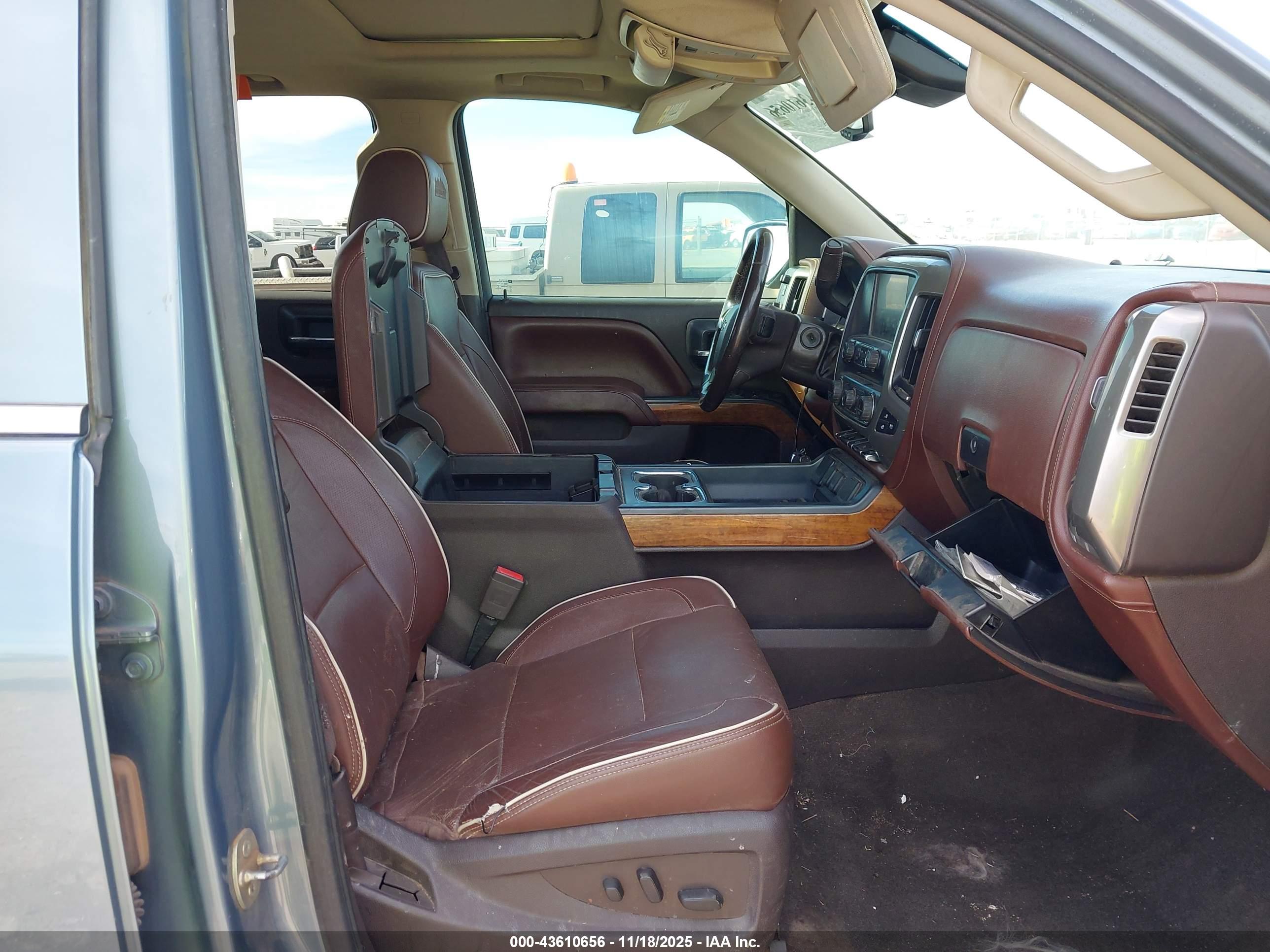 CHEVROLET SILVERADO image 5