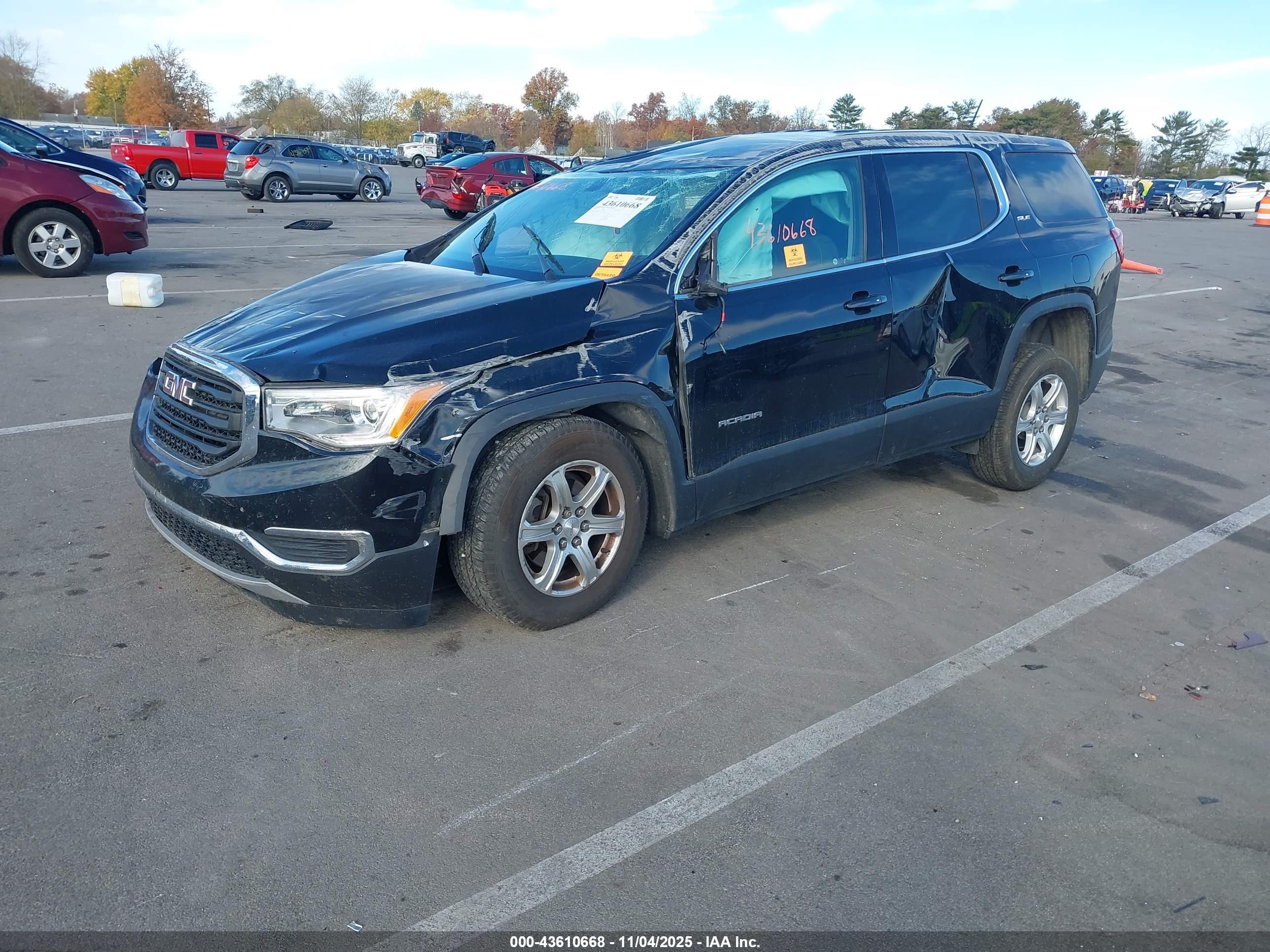 GMC ACADIA image 2