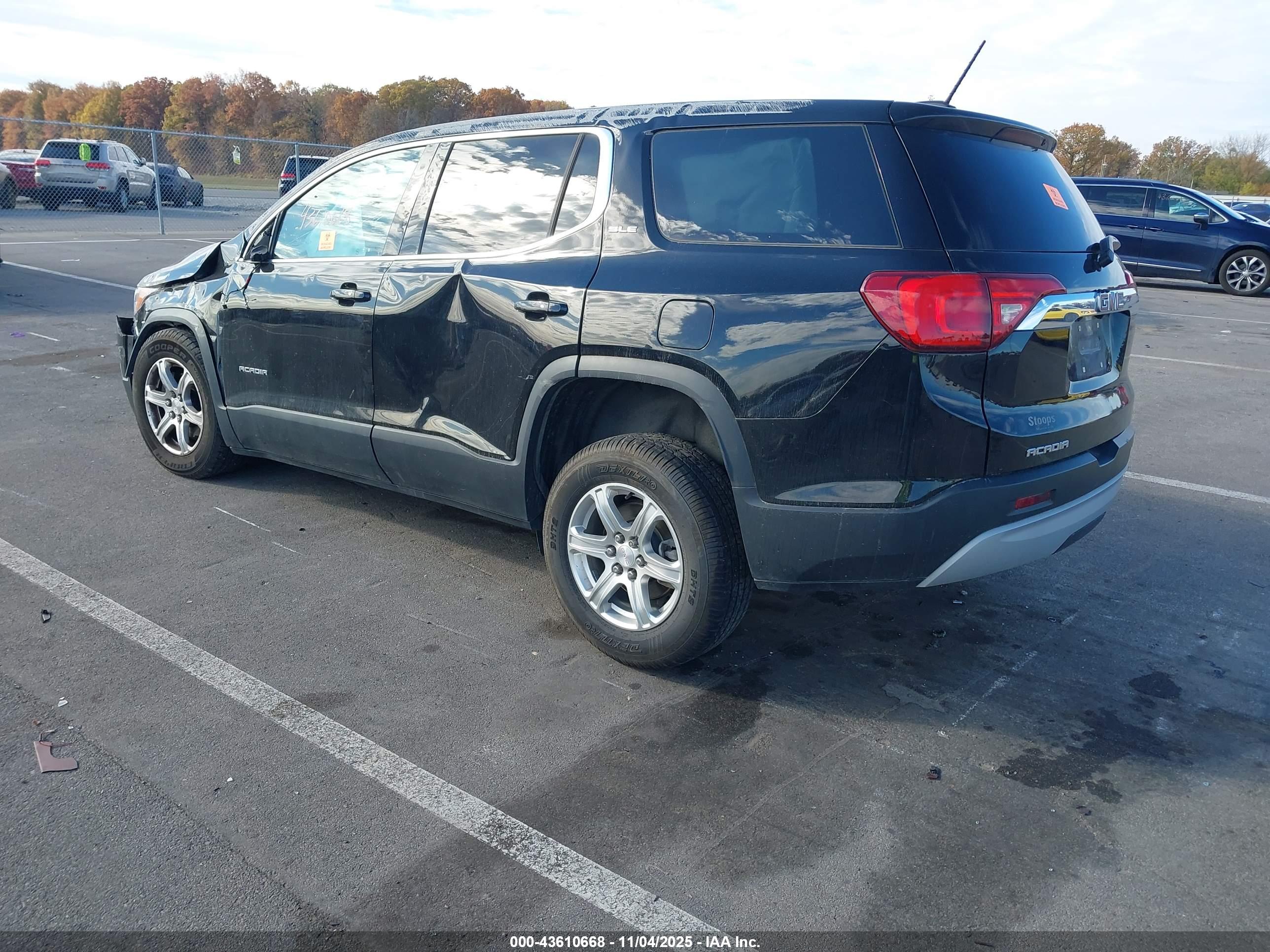 GMC ACADIA image 3