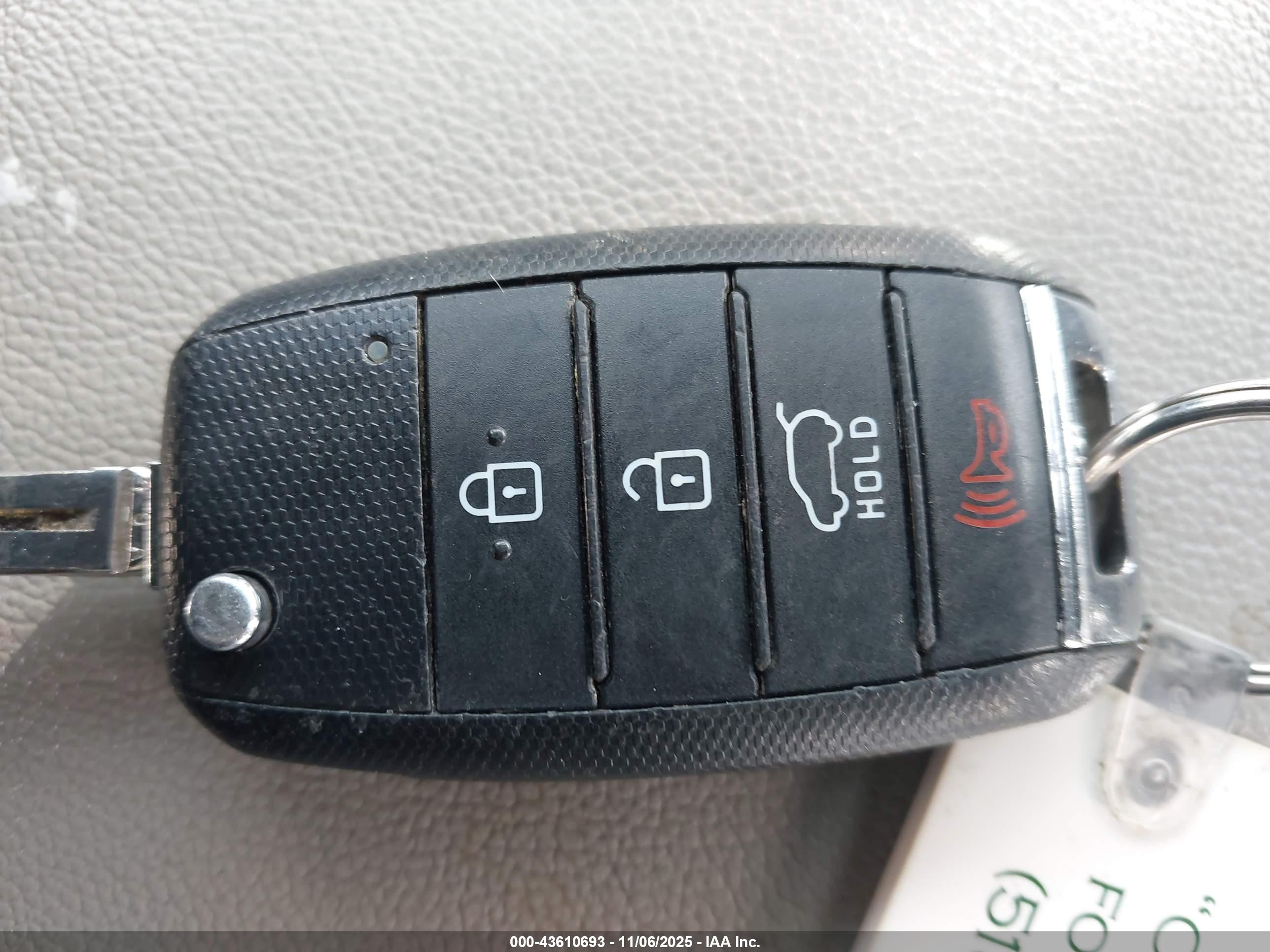 KIA SEDONA image 11