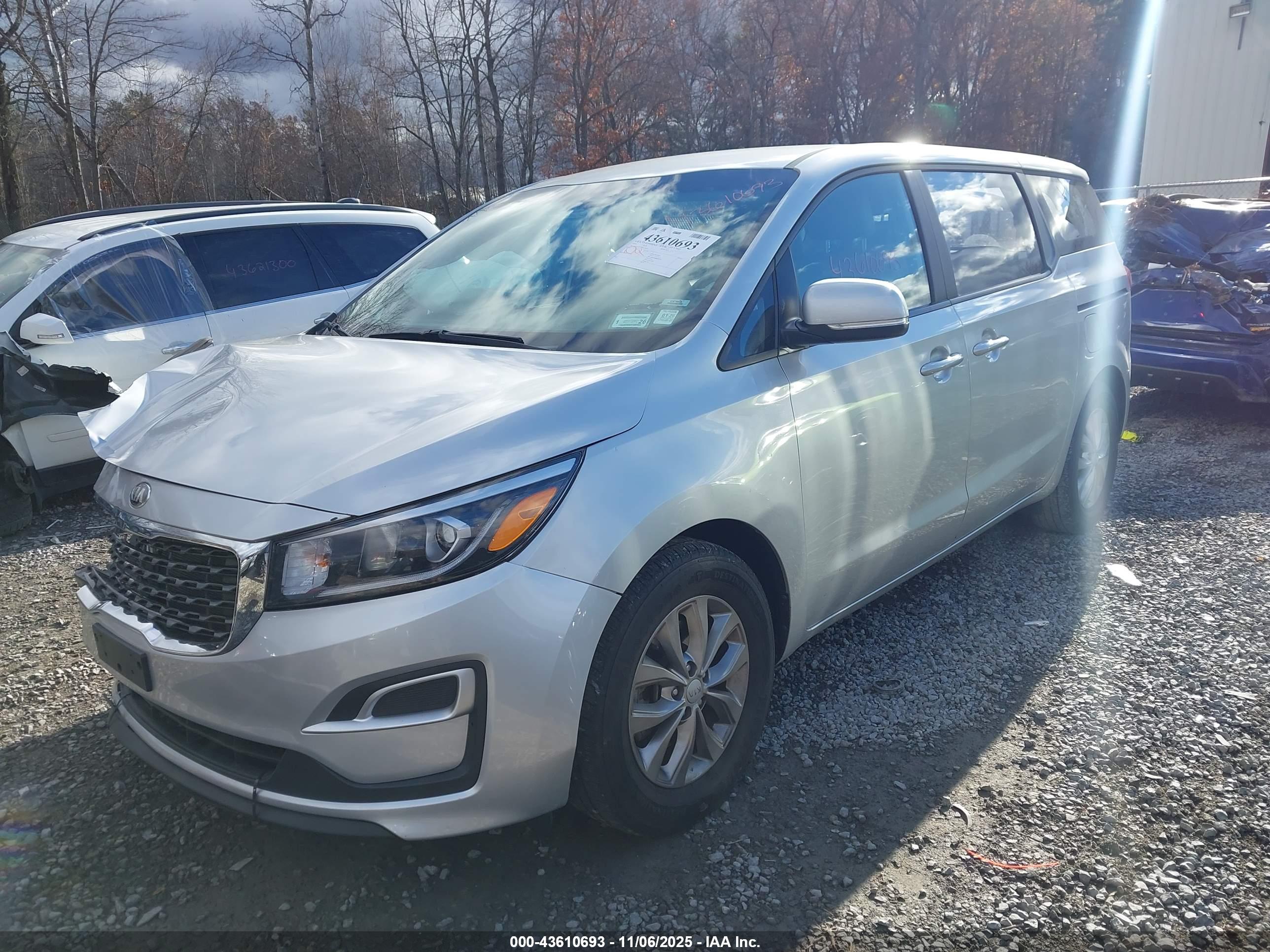 KIA SEDONA image 2