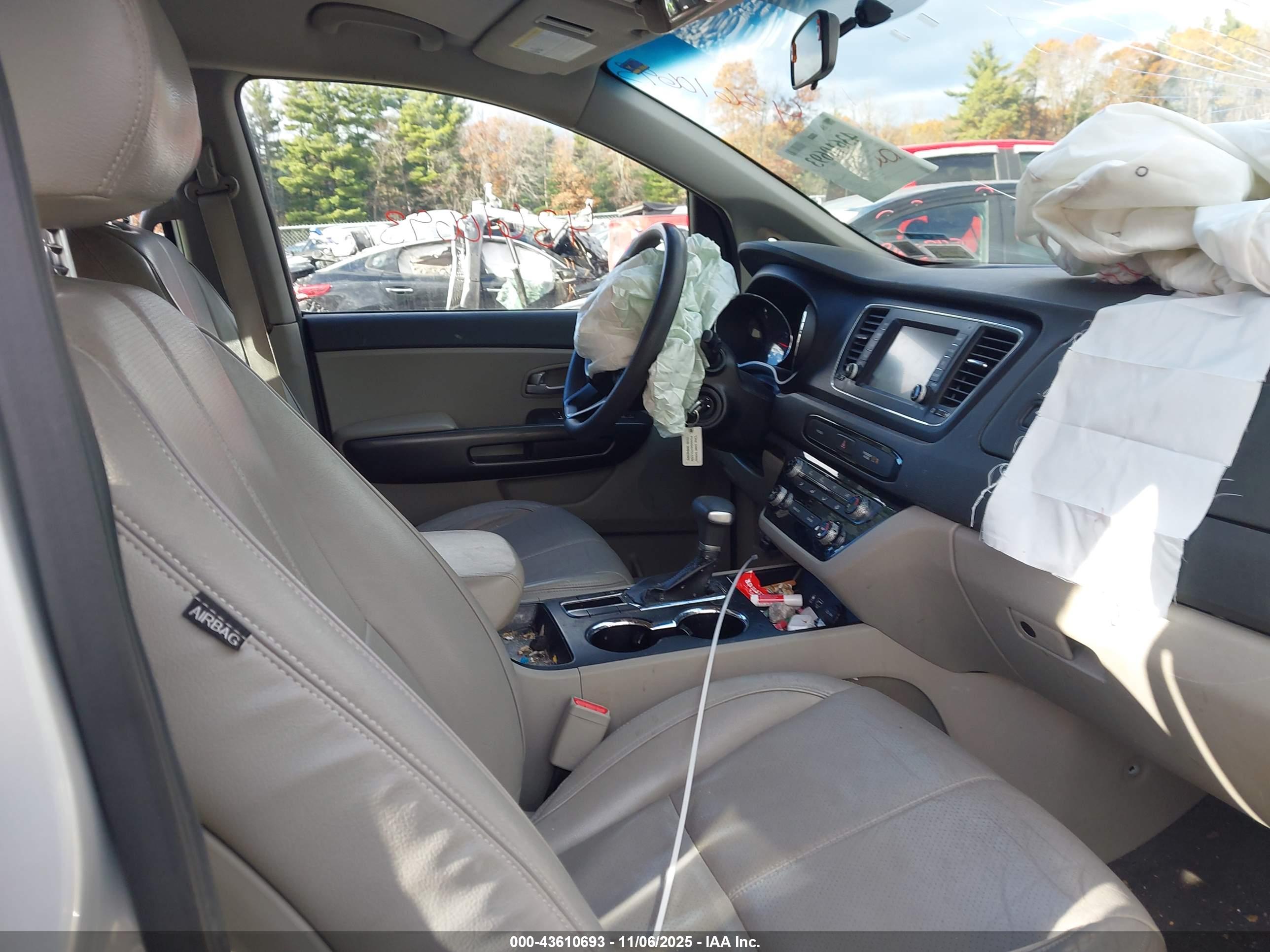 KIA SEDONA image 5