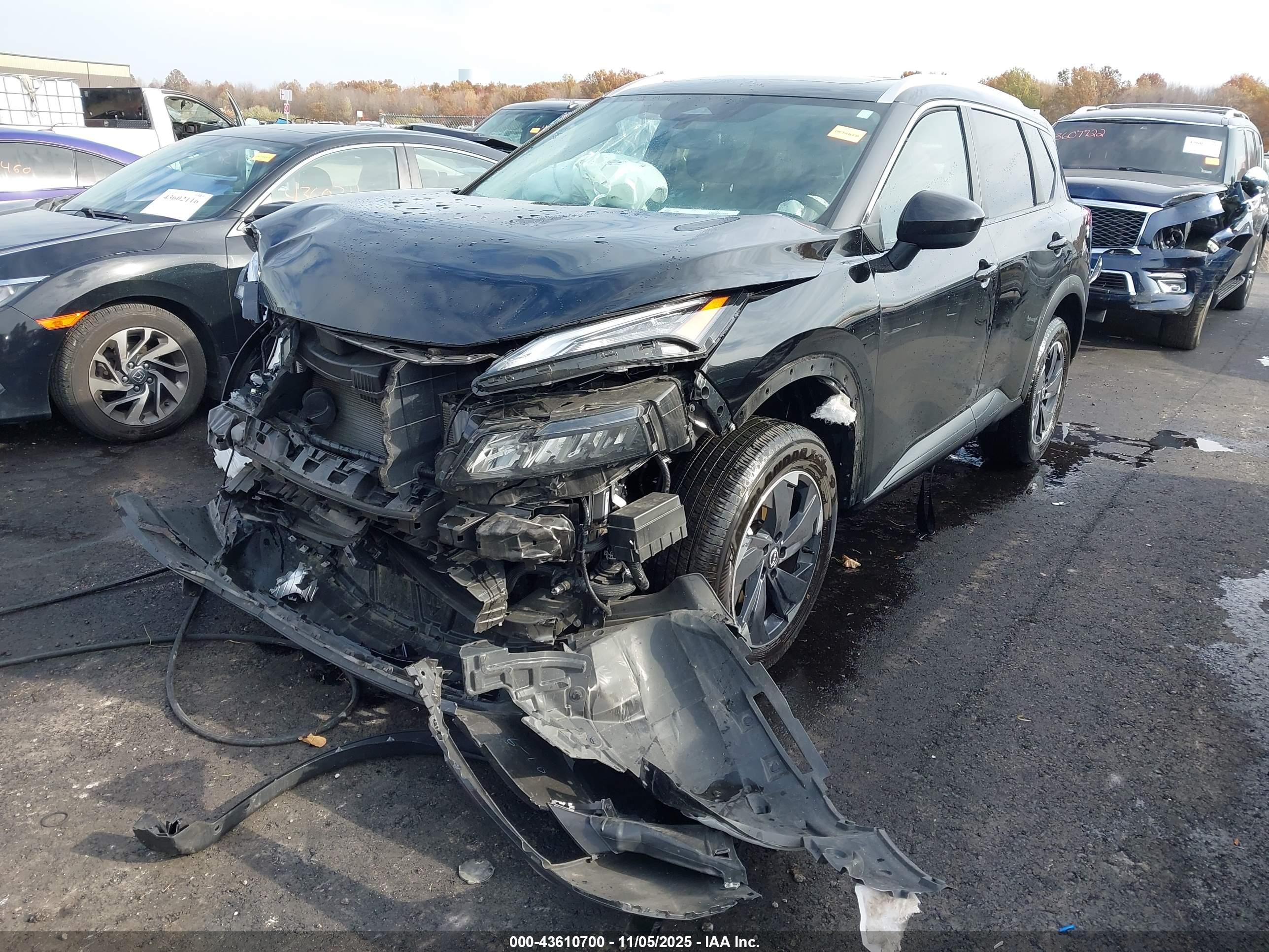NISSAN ROGUE image 2