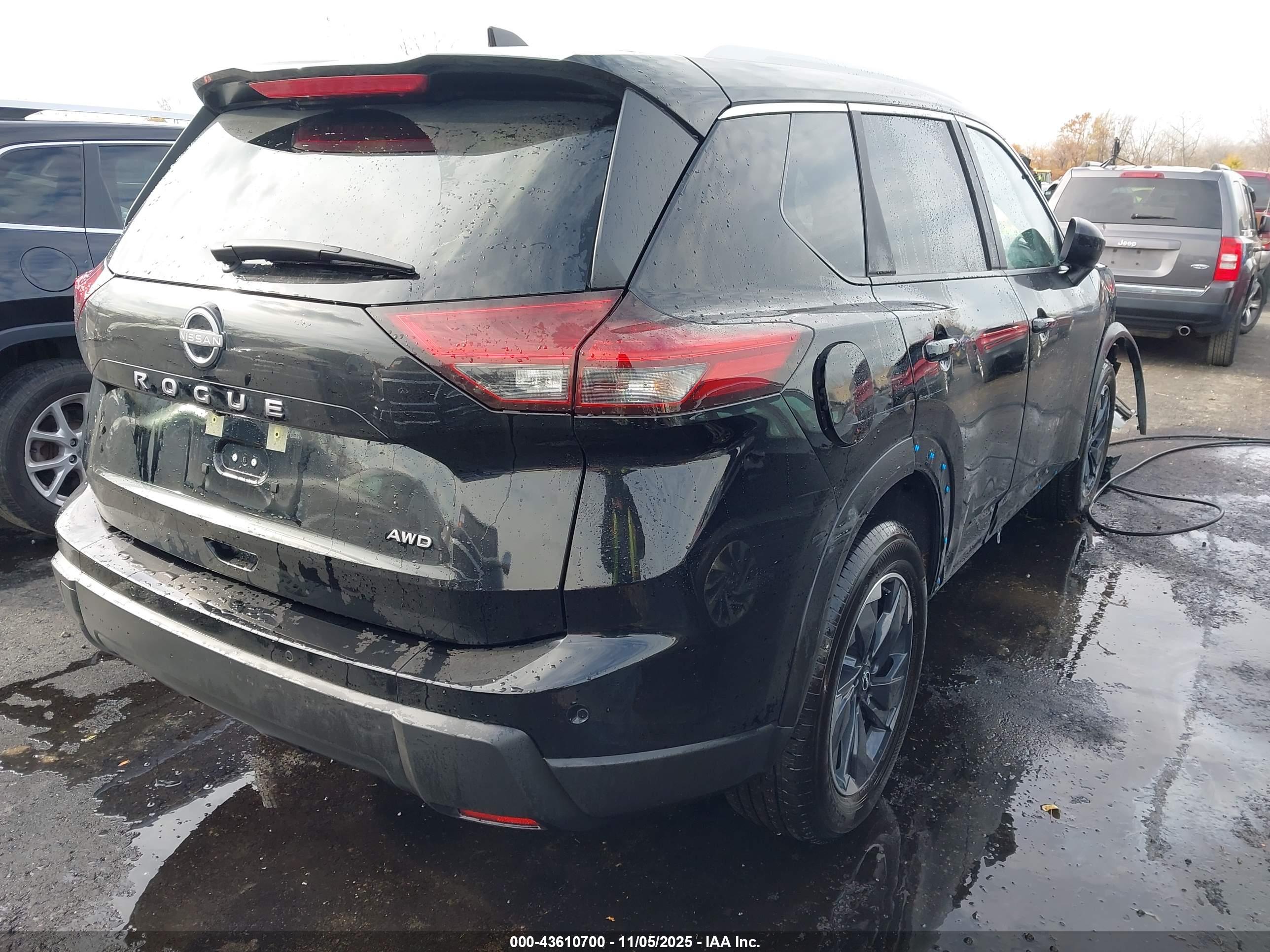 NISSAN ROGUE image 4