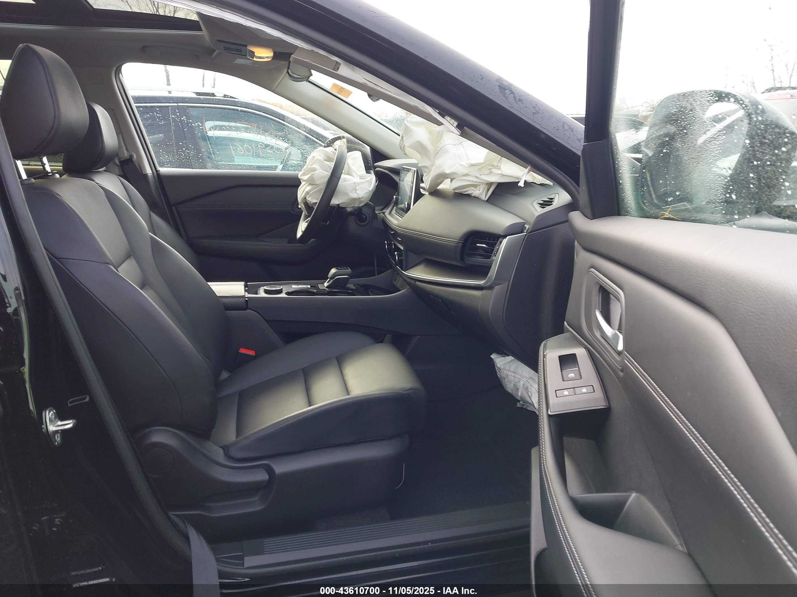 NISSAN ROGUE image 5