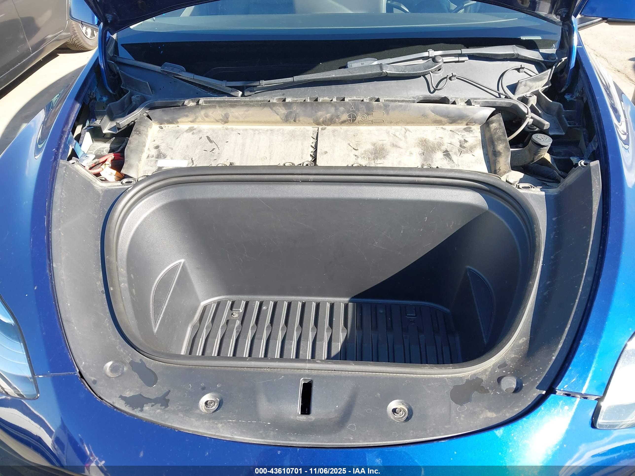 TESLA MODEL image 10