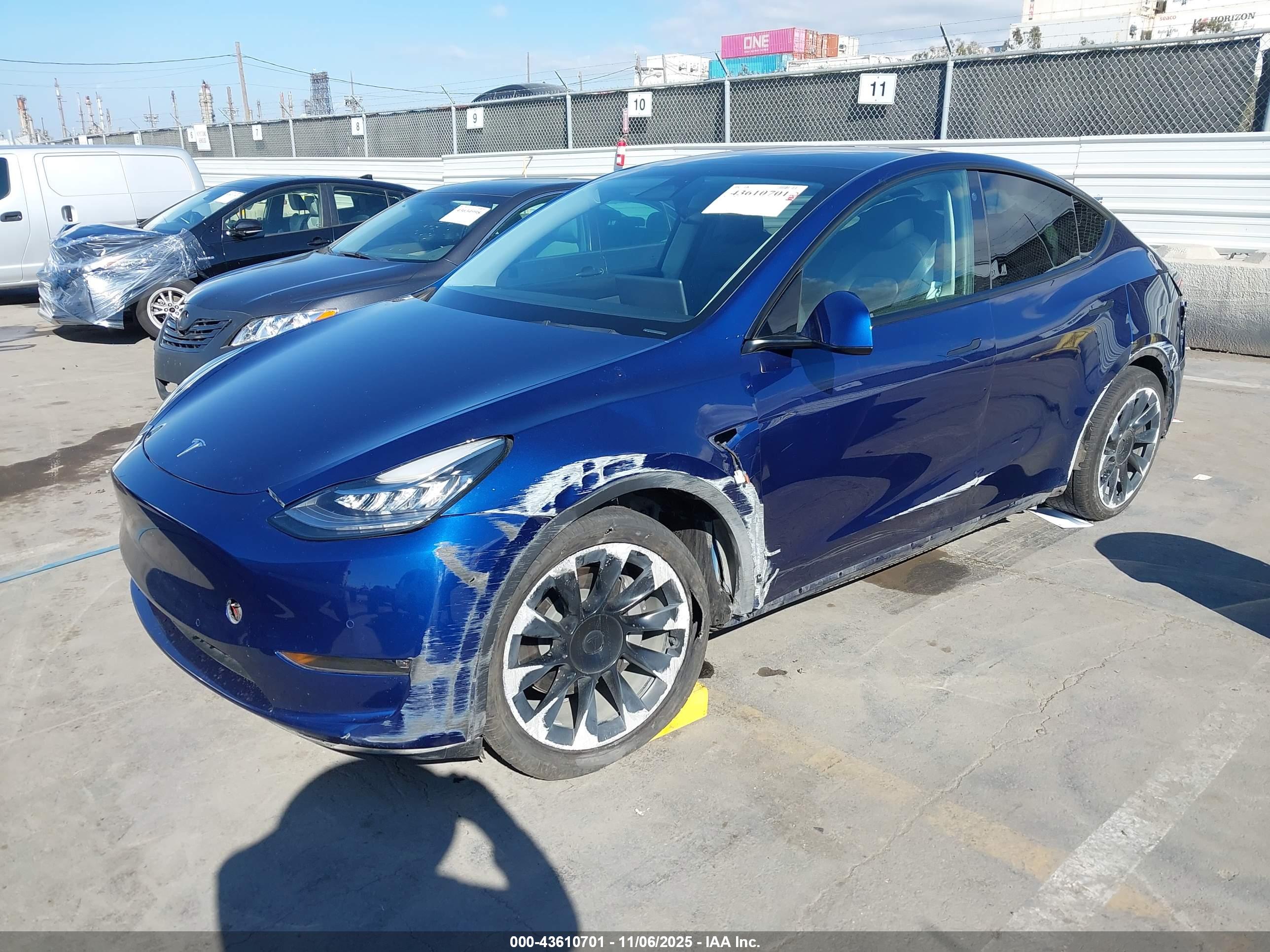 TESLA MODEL image 2
