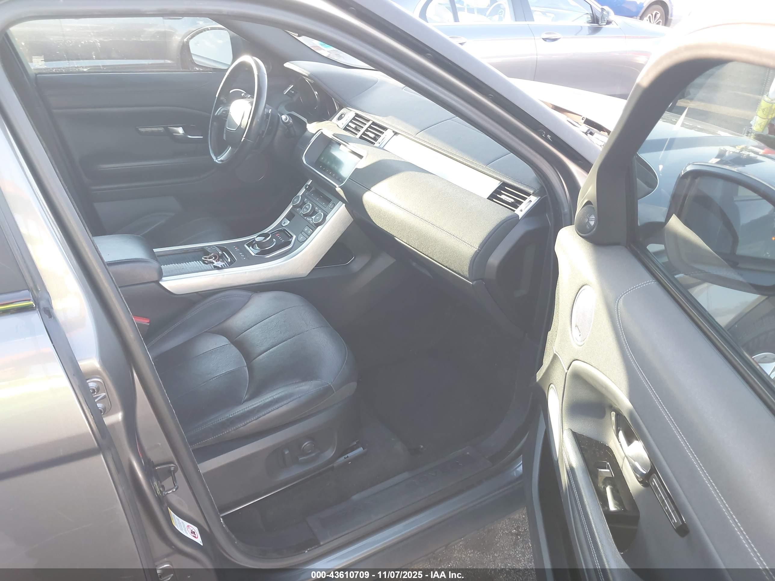 LAND ROVER image 5
