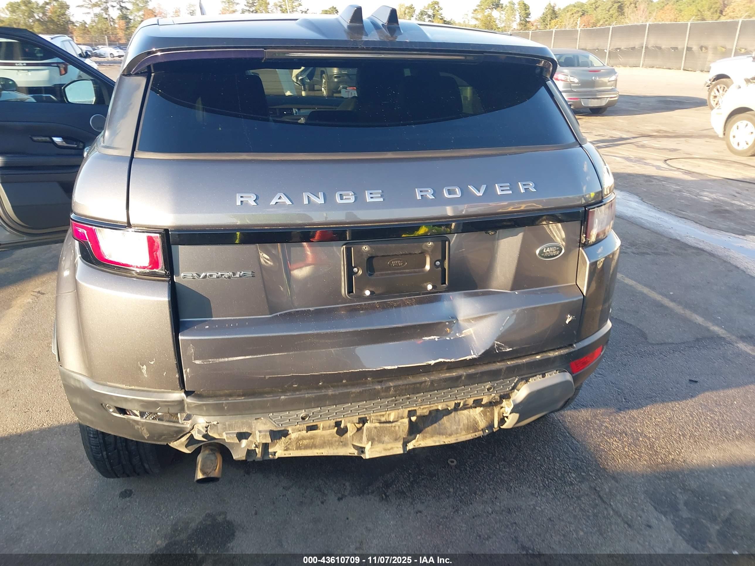 LAND ROVER image 6