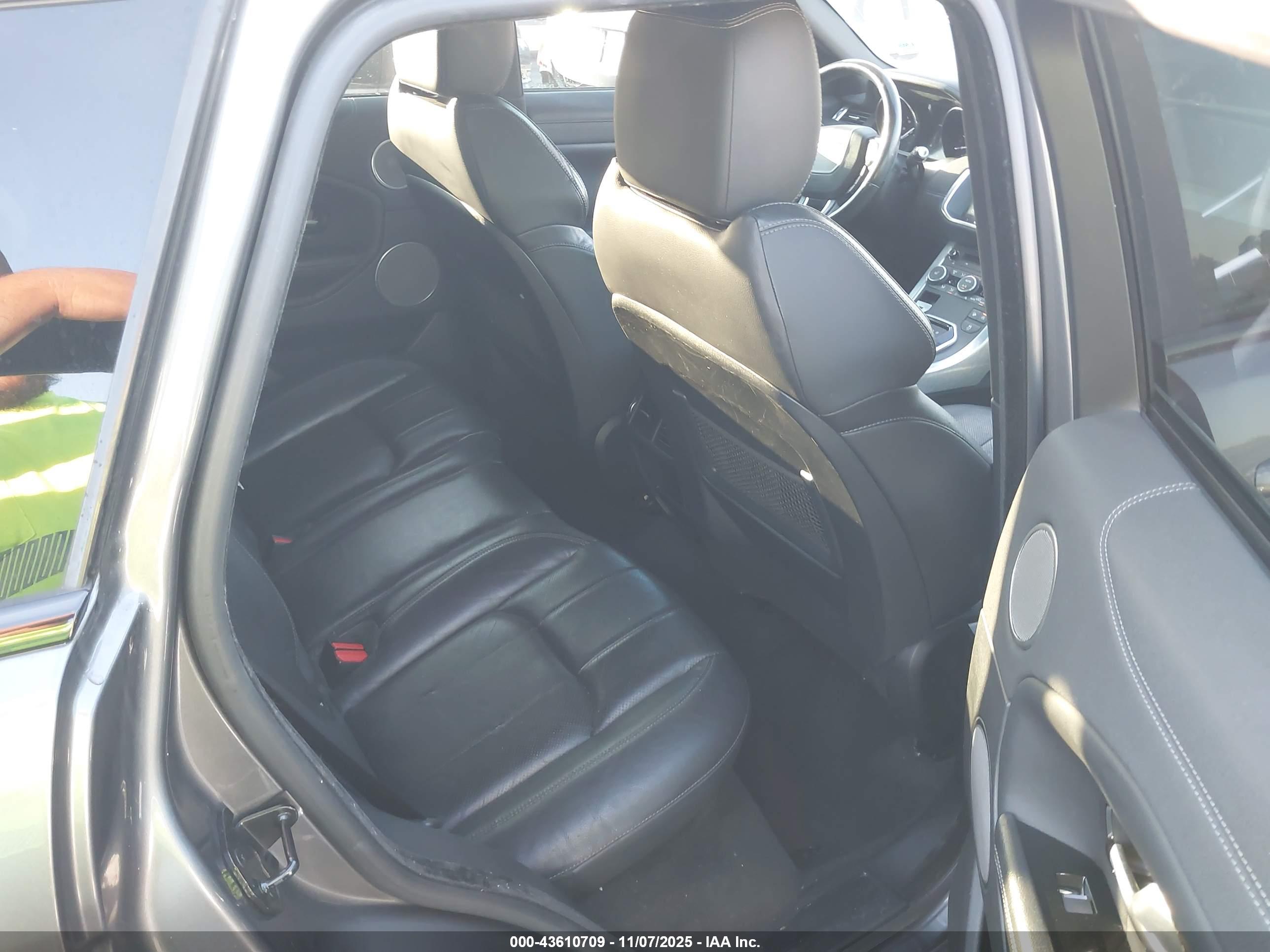 LAND ROVER image 8