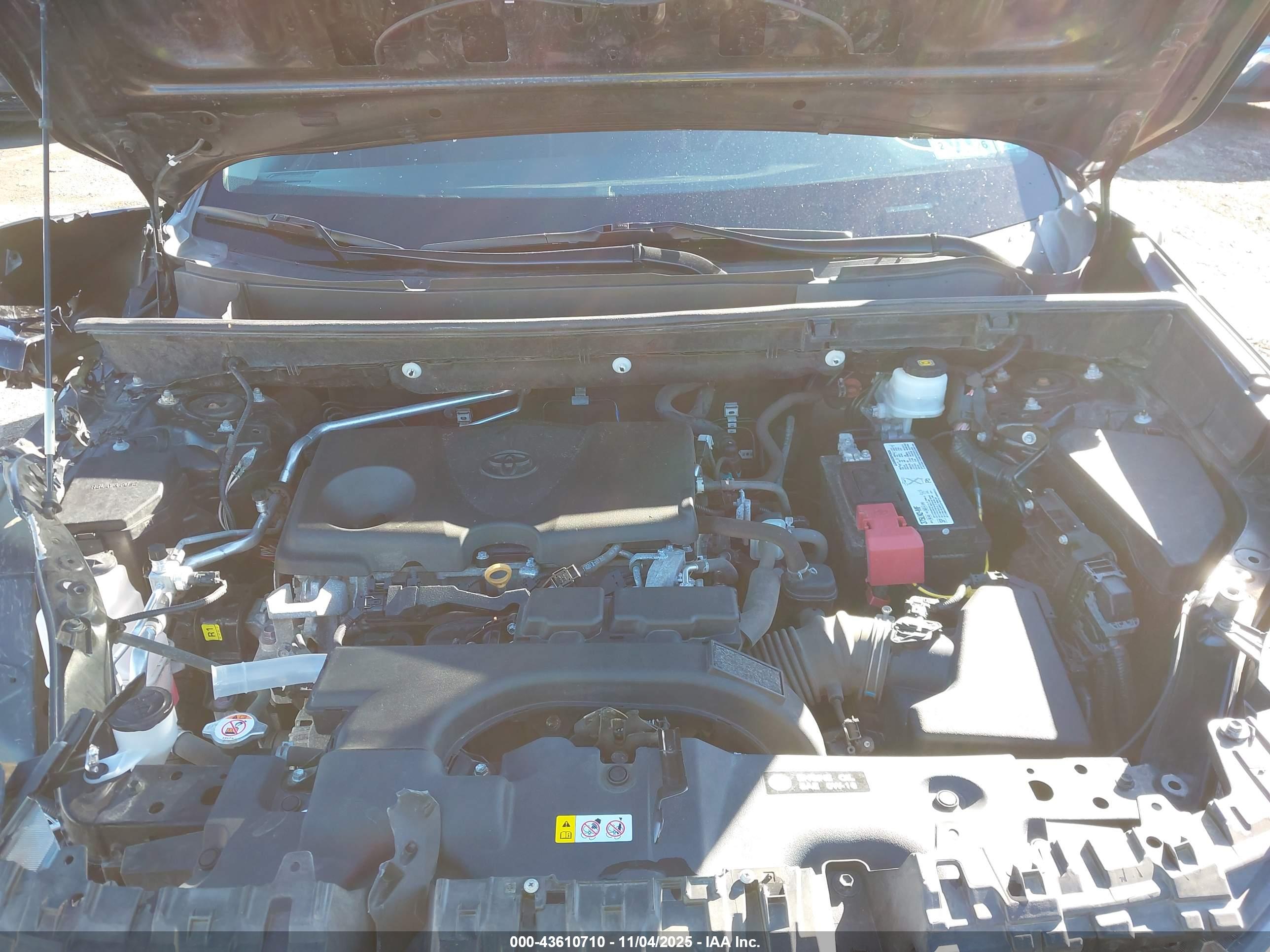 TOYOTA RAV4 image 10