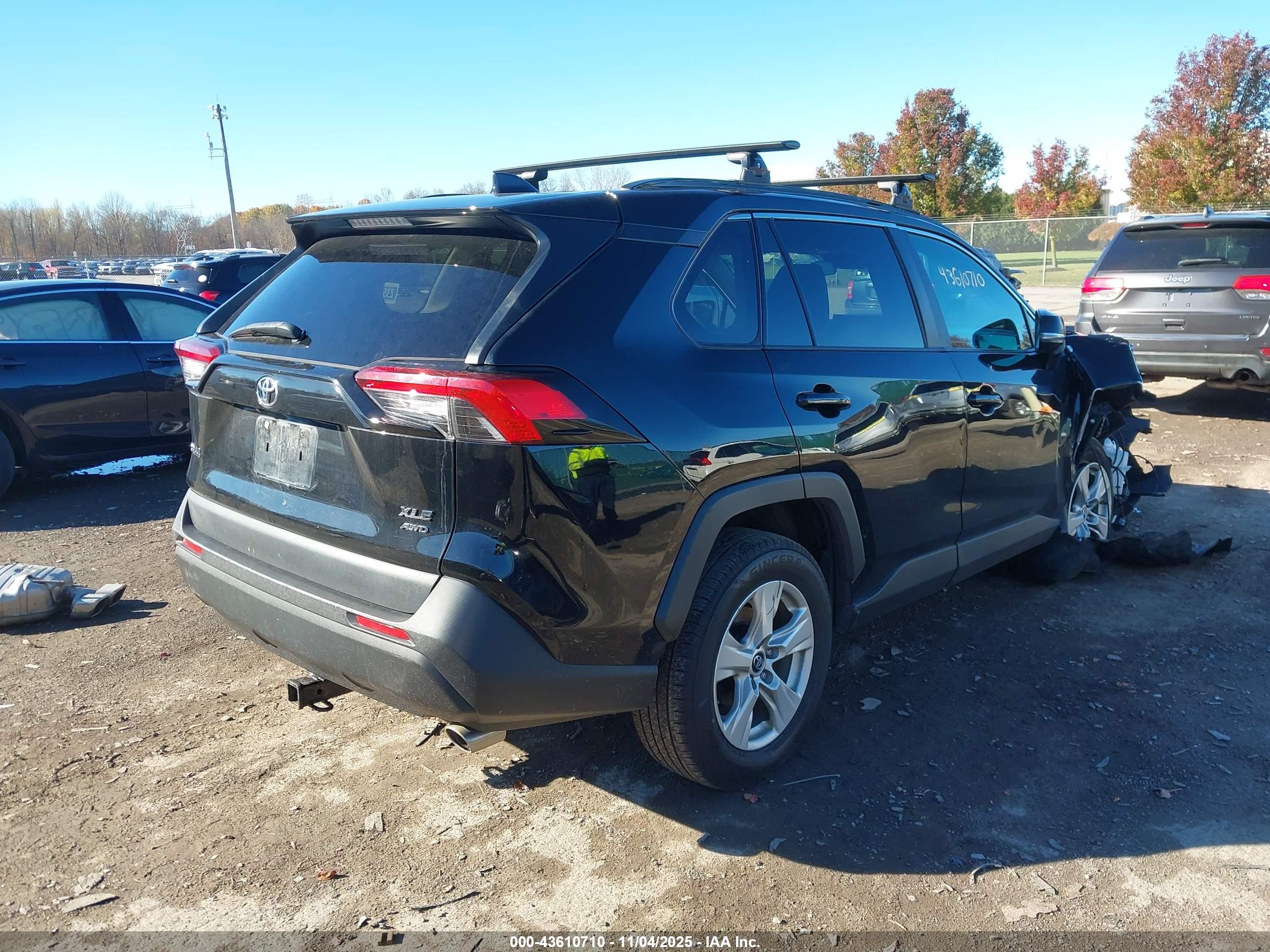 TOYOTA RAV4 image 4
