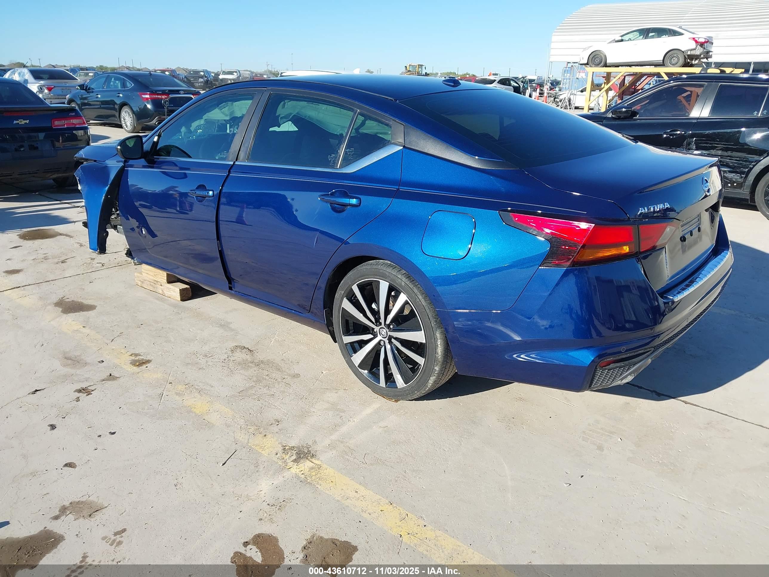 NISSAN ALTIMA image 3