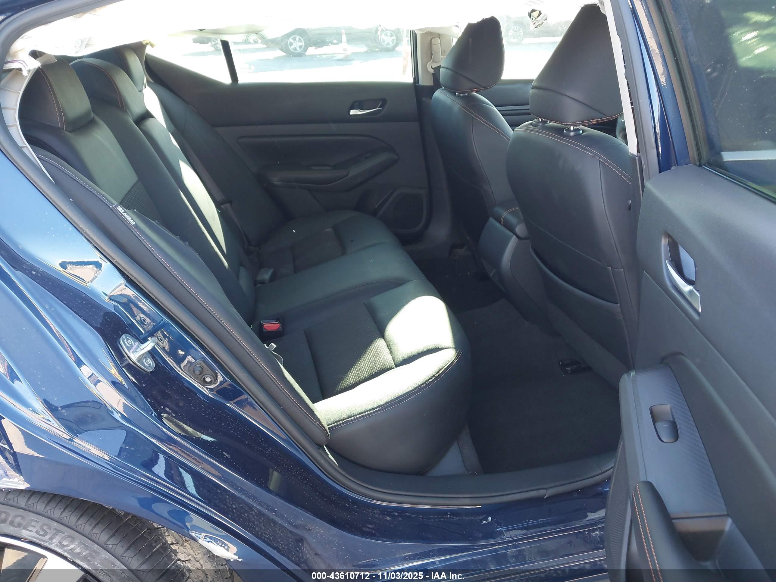 NISSAN ALTIMA image 8