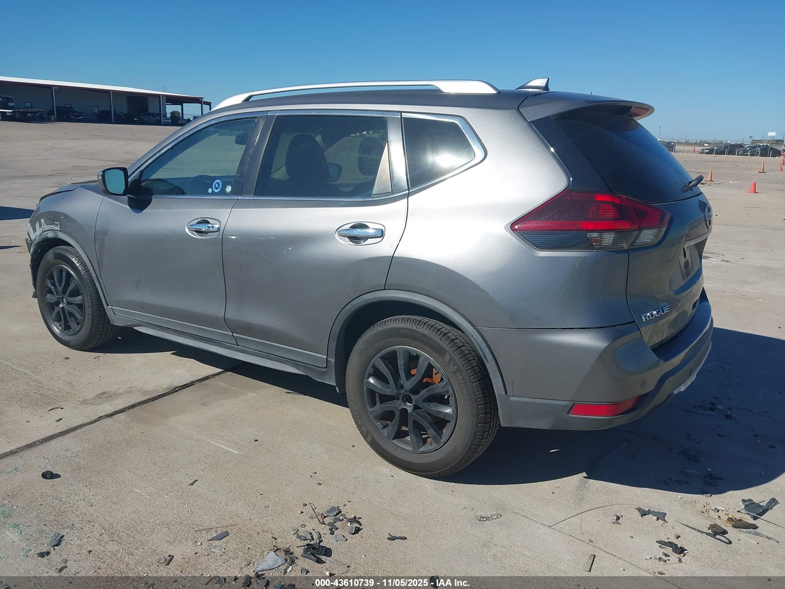 NISSAN ROGUE image 3
