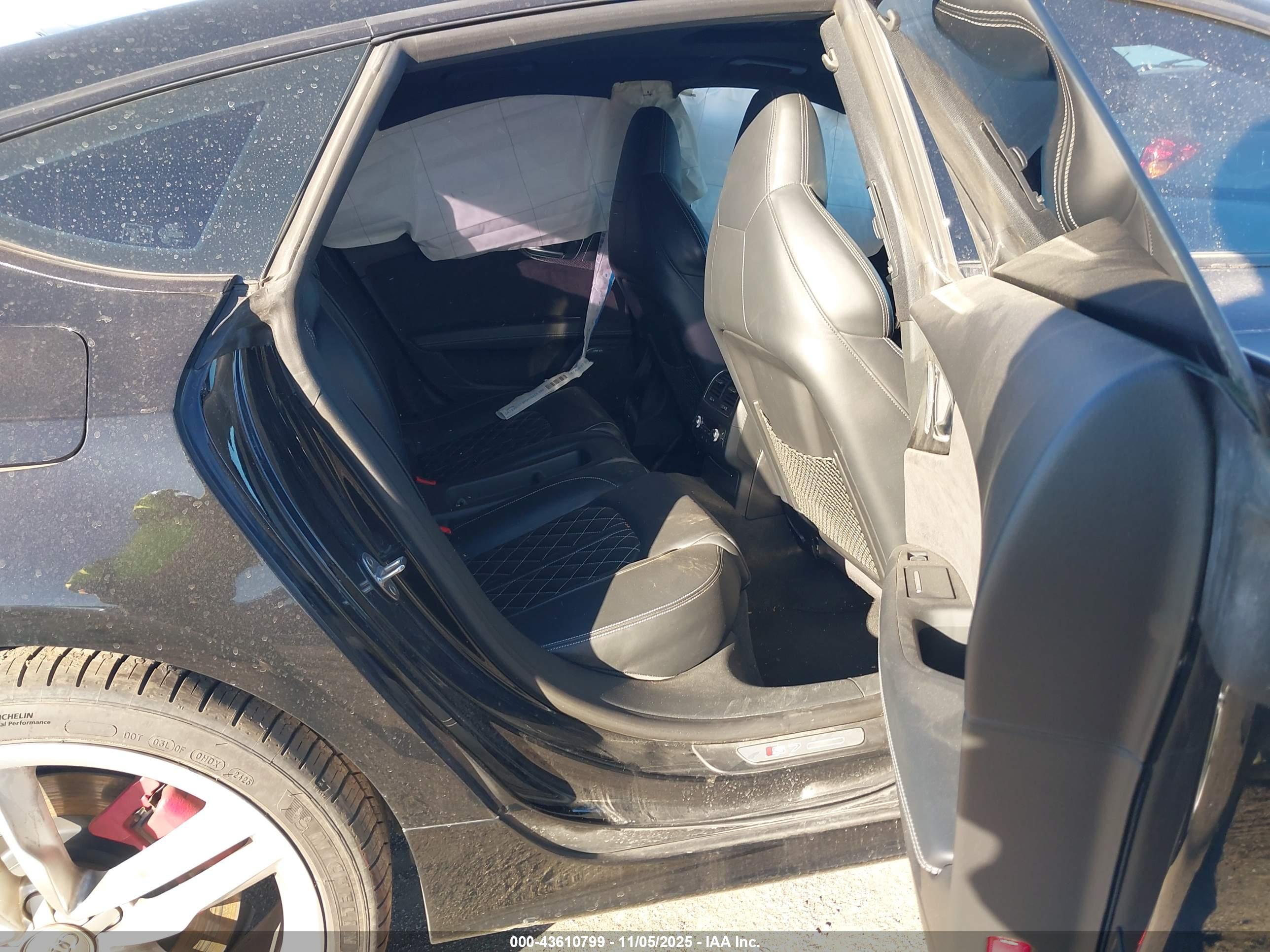 AUDI S7 image 8
