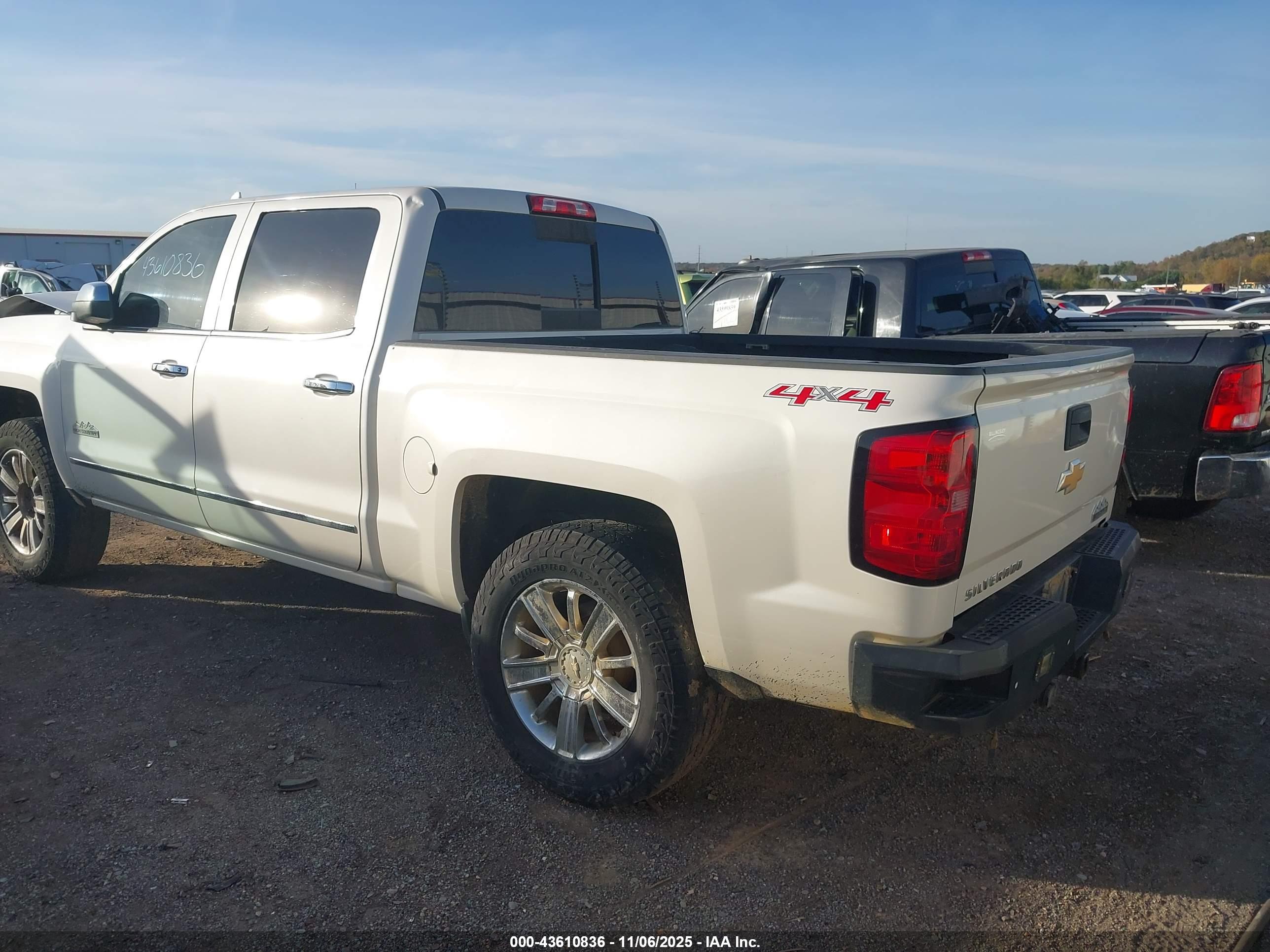 CHEVROLET SILVERADO image 3