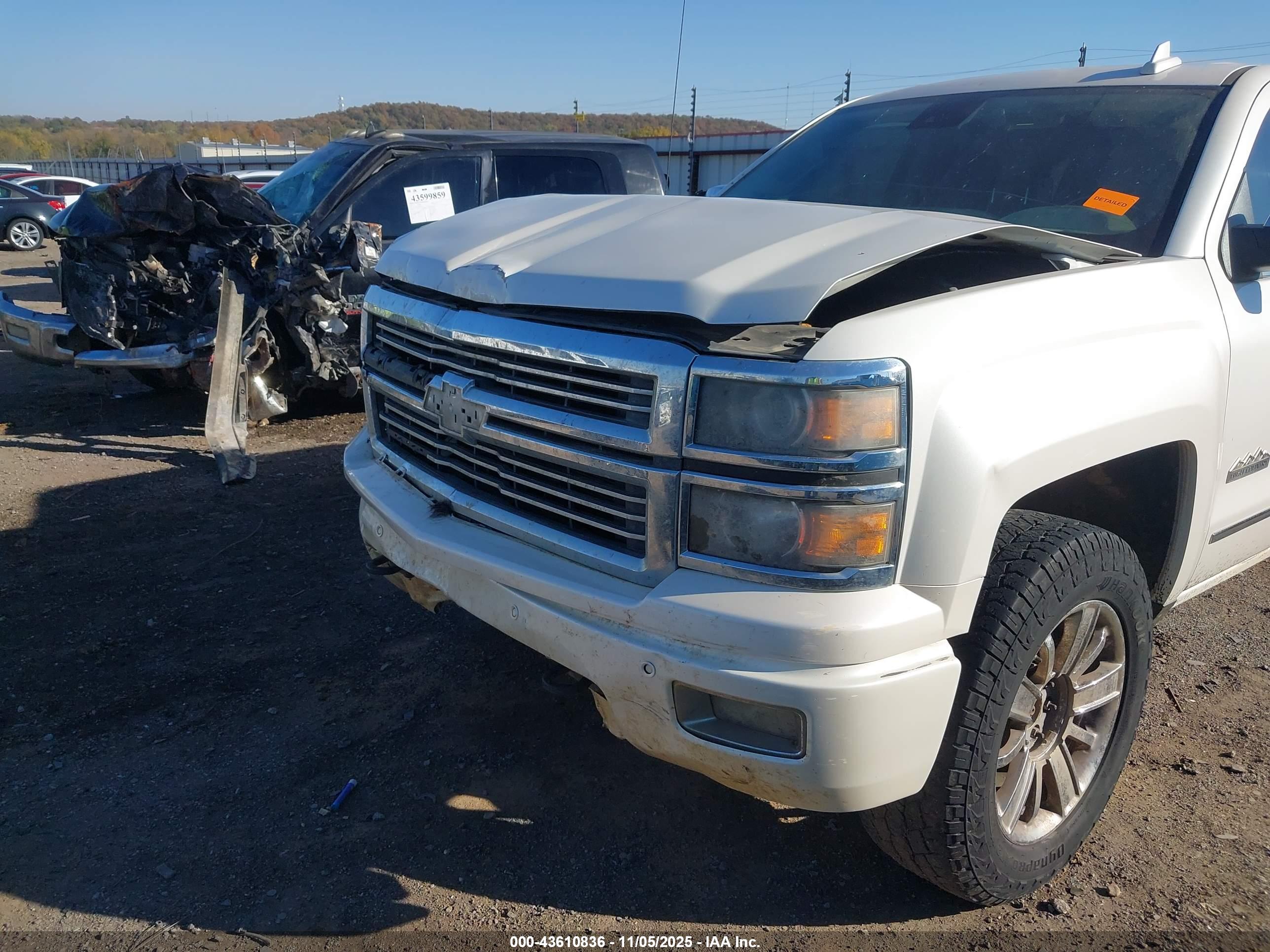 CHEVROLET SILVERADO image 6