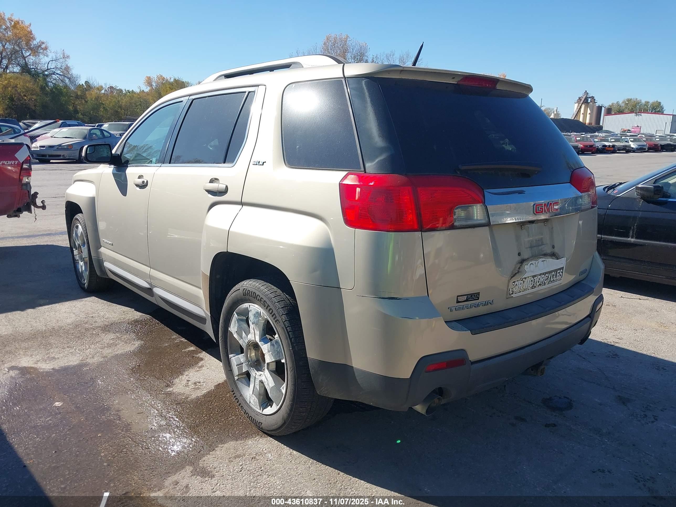 GMC TERRAIN image 3