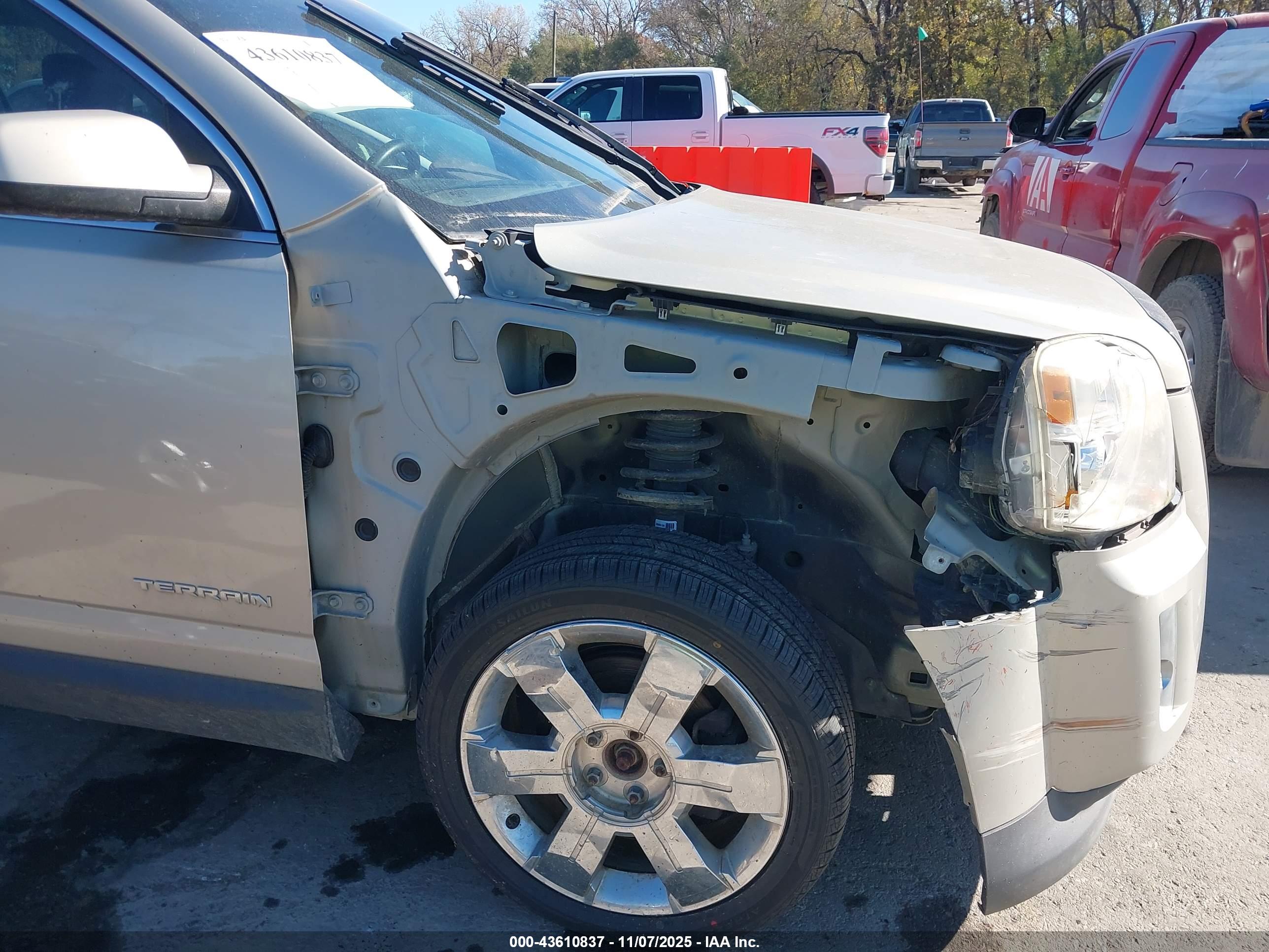 GMC TERRAIN image 6