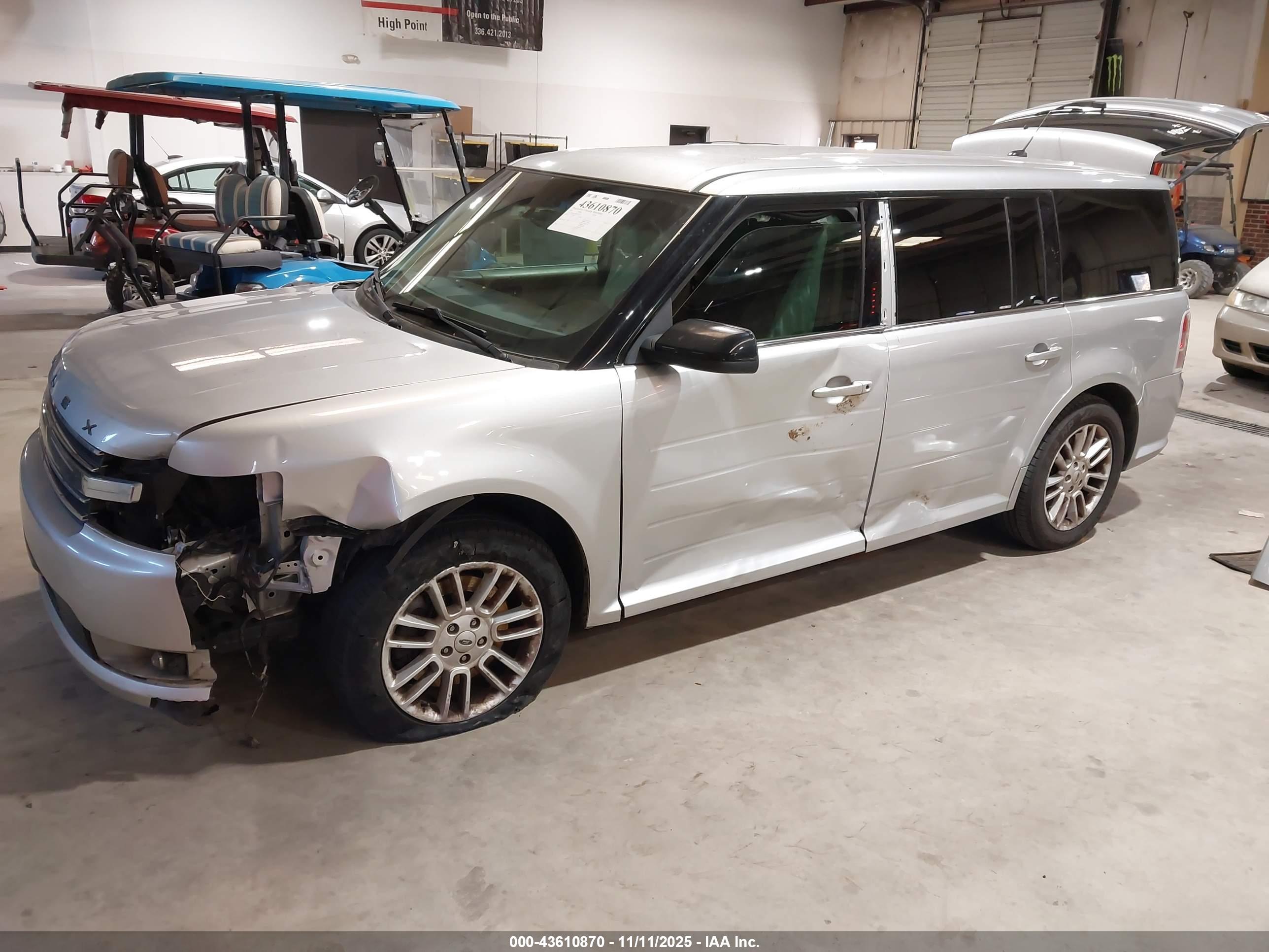 FORD FLEX image 2