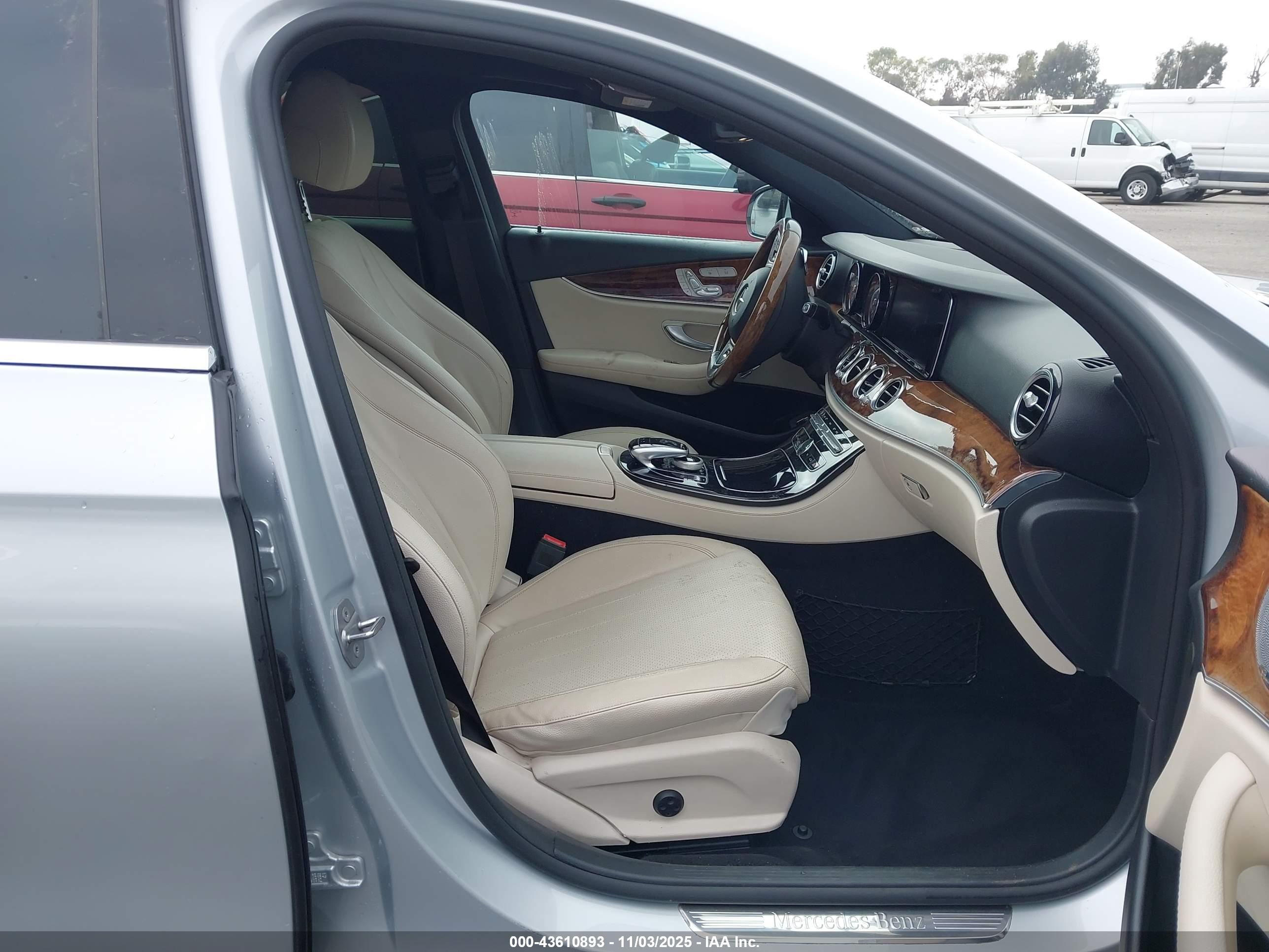 MERCEDES-BENZ E image 5